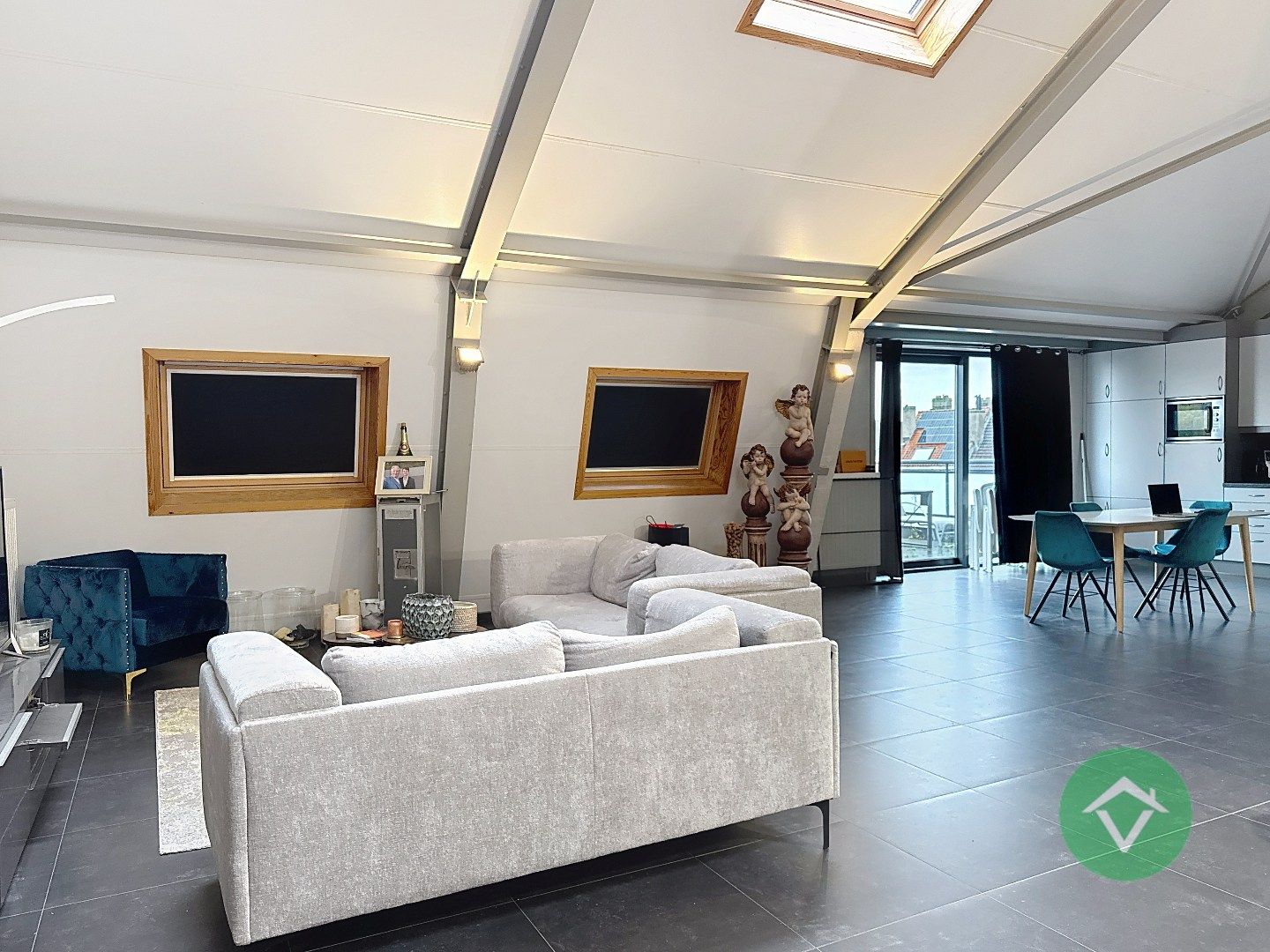 Lichtrijke Loft met 1 slaapkamer te Oostende foto 10