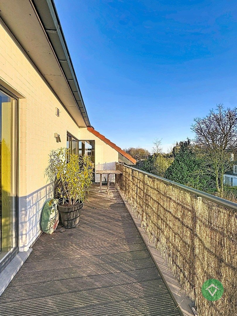 Luxe villa-appartement met dubbele garage en prachtig uitzicht in Koekelare foto 16