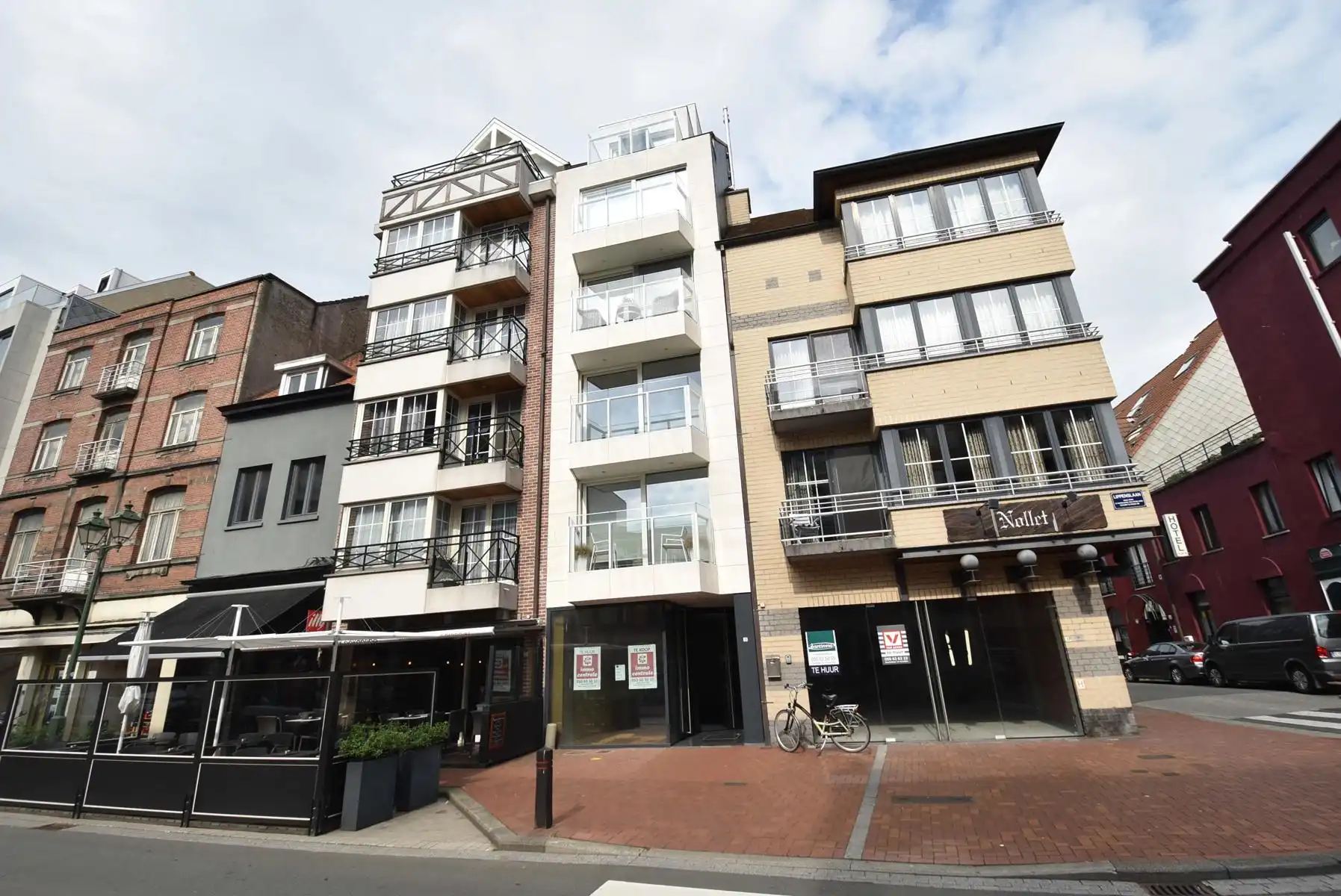 Commerciële ruimte te koop foto {{pictureIndex}}