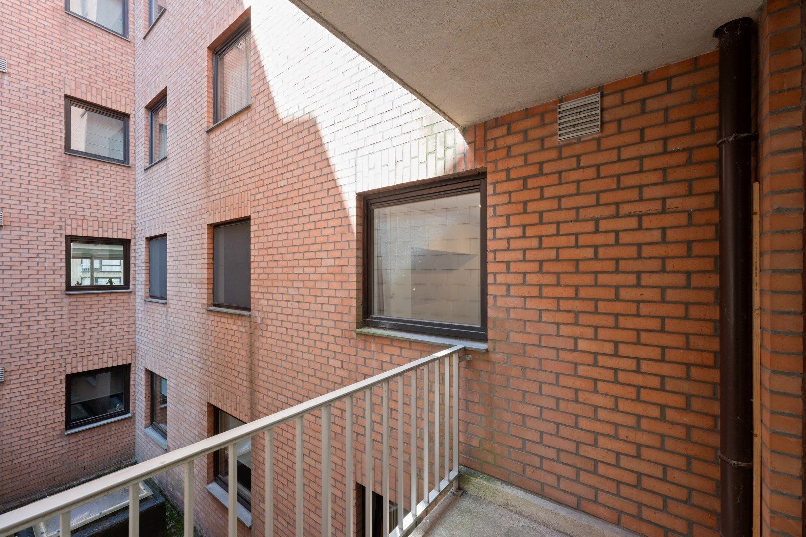 Leuk appartement in een rustige zijstraat van de Zeedijk foto 11