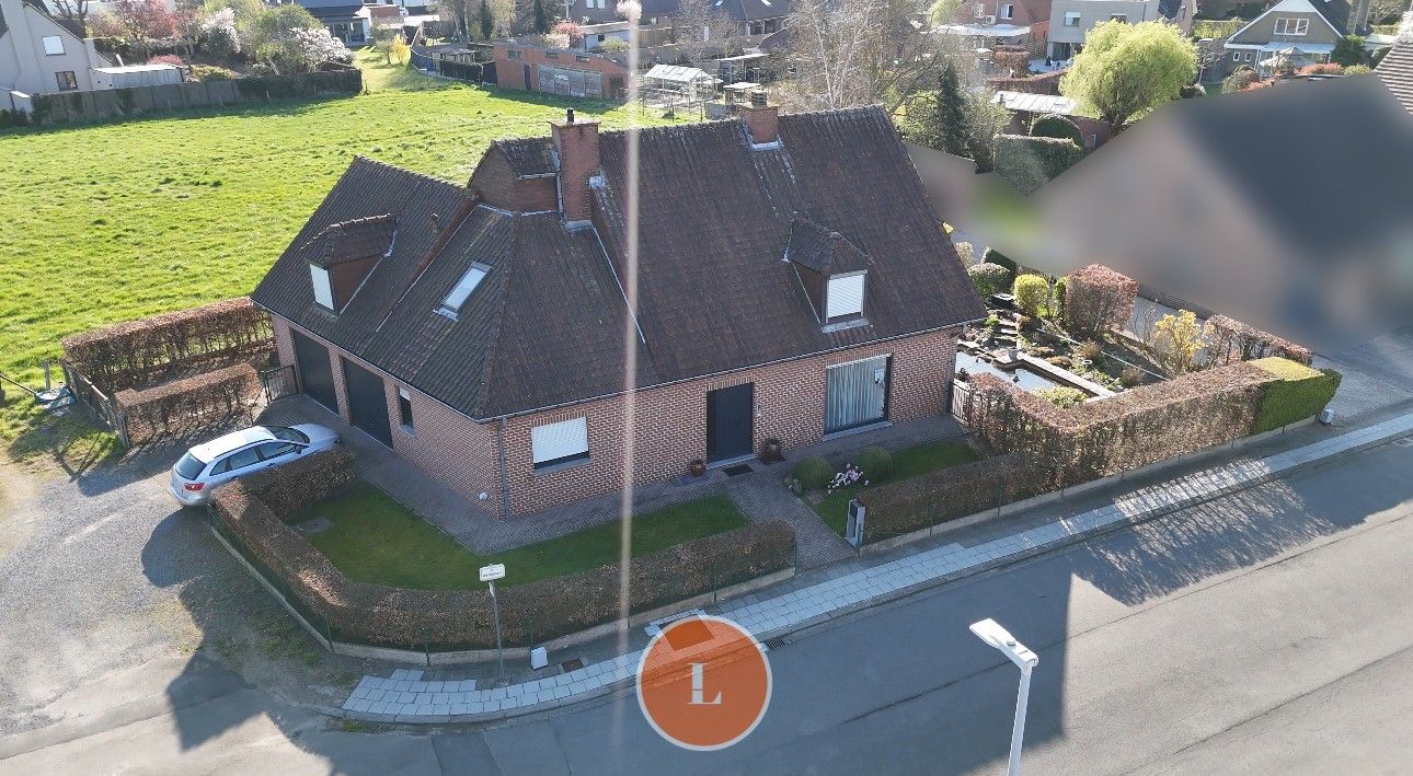 ruime en rustig gelegen woning met 5 slaapkamers en dubbele garage foto 2