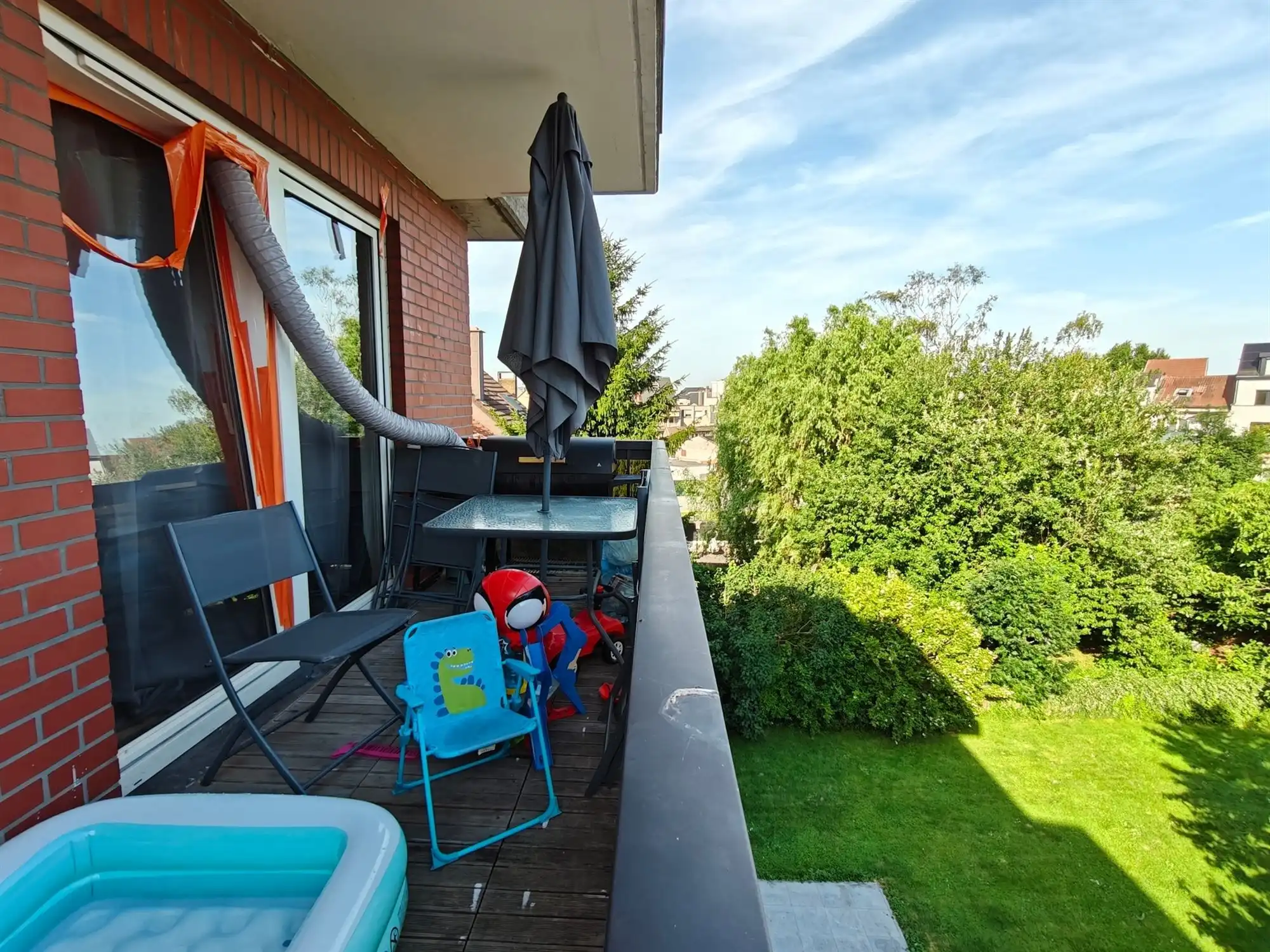 2 slaapkamers appartement met terras foto 2