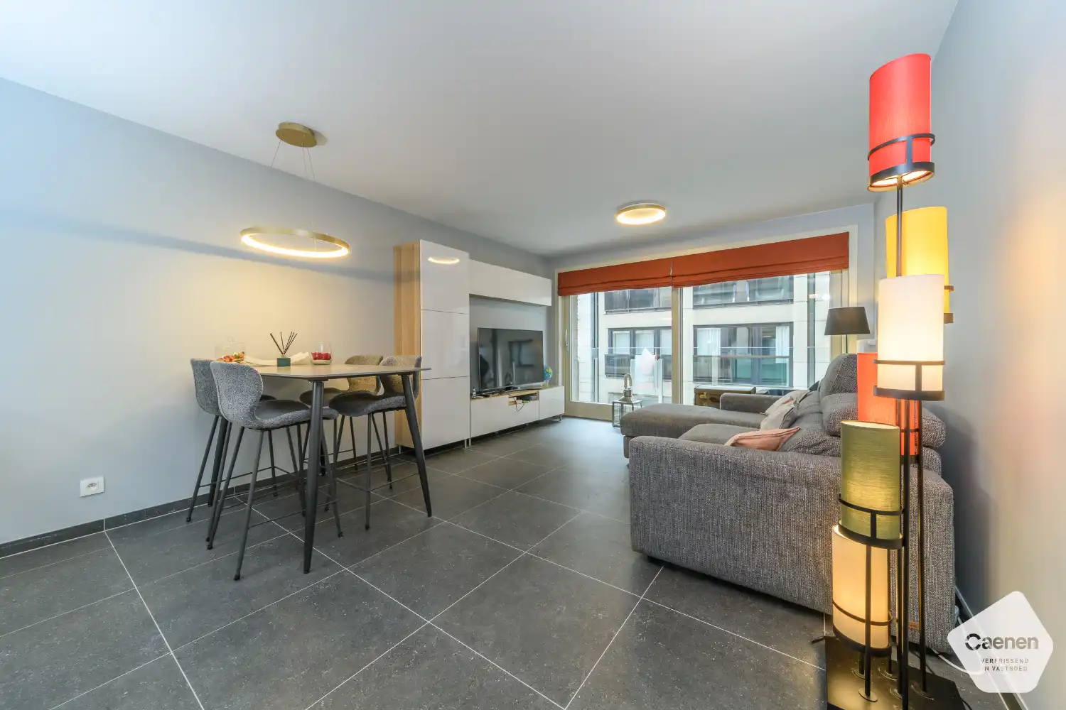 Instapklare, gemeubelde studio met fantastisch zeezicht in recente residentie foto 8