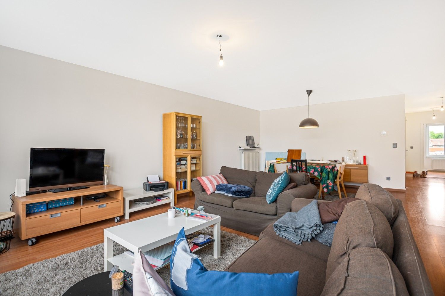Ruim appartement met autostaanplaats in het centrum van Merksem! foto 5
