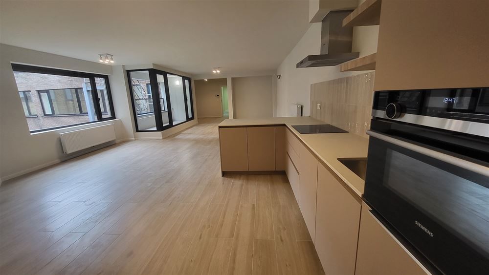 Gerenoveerd 3-slpkr appartement | Antwerpen-Centrum  foto {{pictureIndex}}