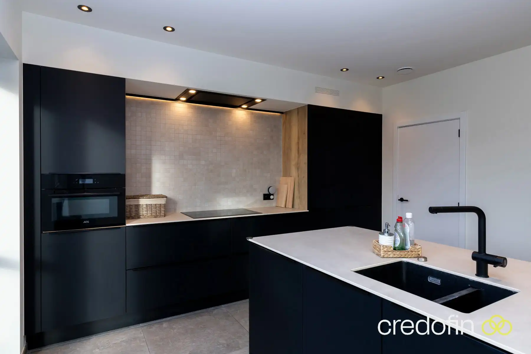 Piekfijn afgewerkte woning met 3 ruime slaapkamers foto 2