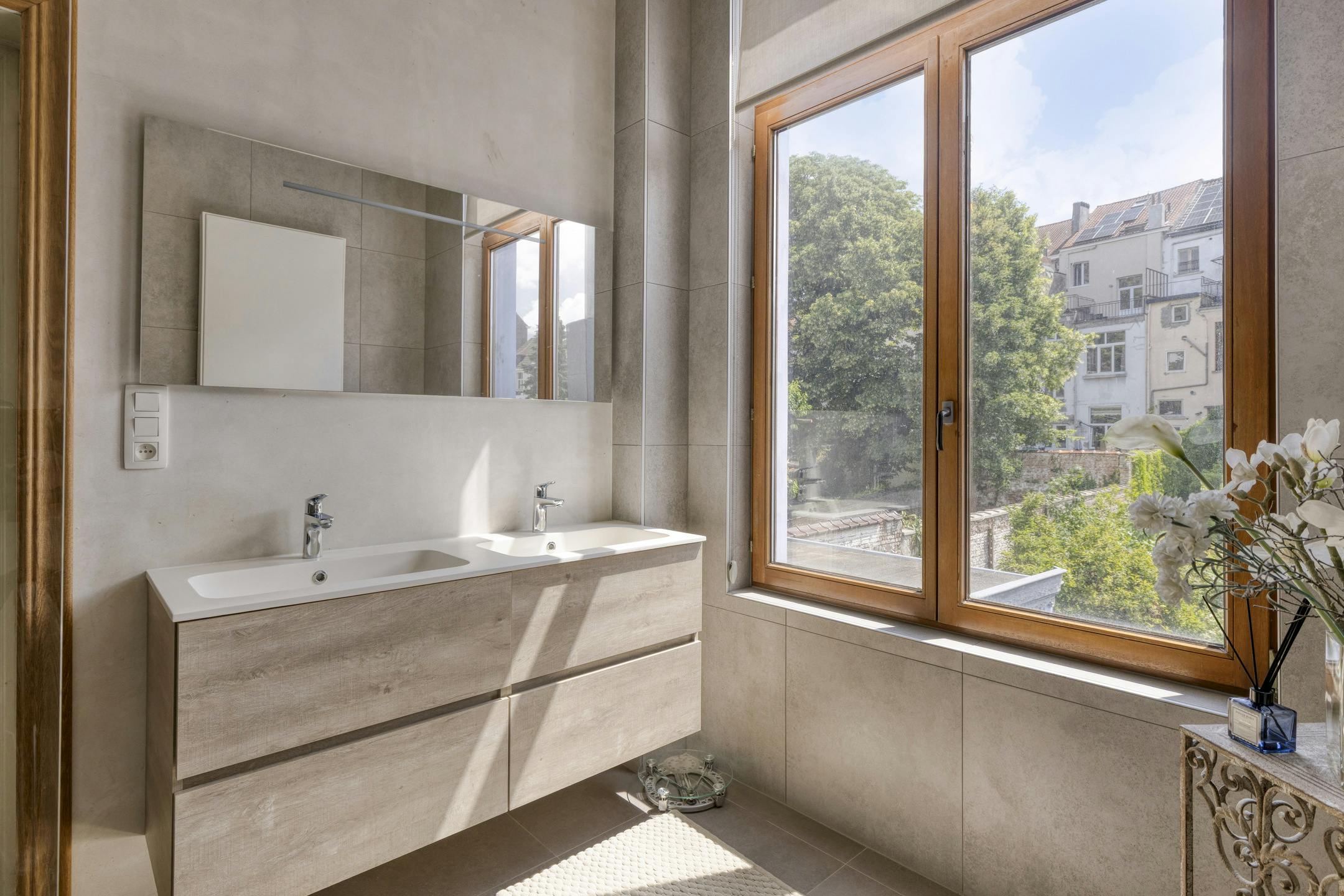 Prachtig herenhuis met stadstuin te koop! foto 17