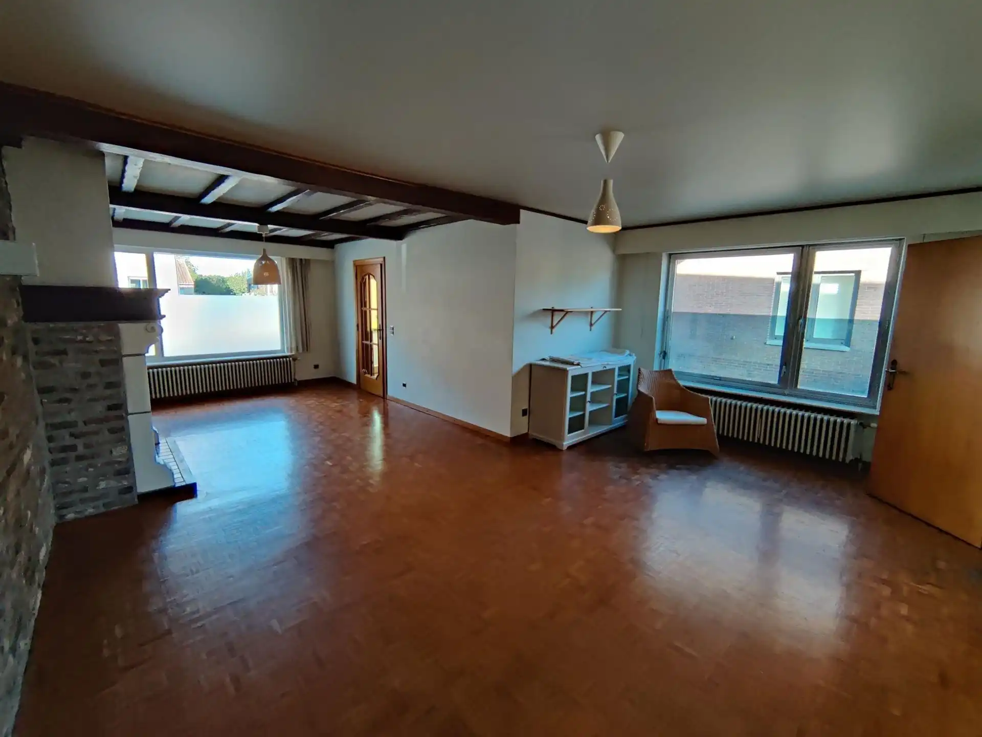 Renovatiewoning met 3 slaapkamers foto 2
