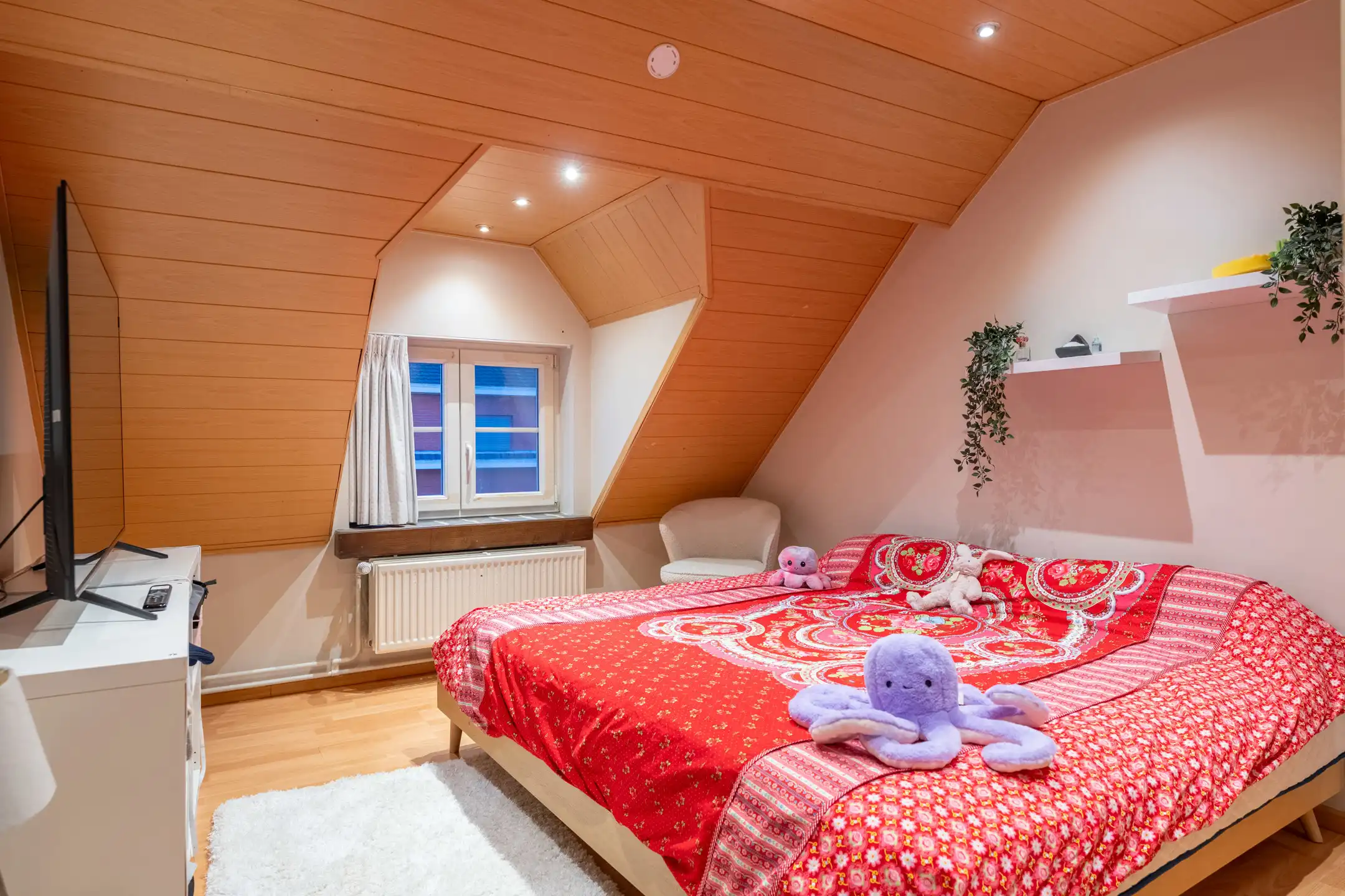 Instapklare gezinswoning met 5 slpks en 2 bdks te Vosselaar. foto 38