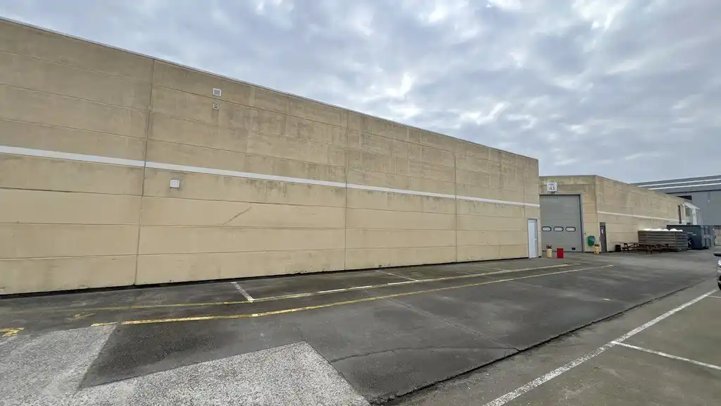 Magazijn met sociale ruimtes te huur in Industriepark-Drongen foto 20