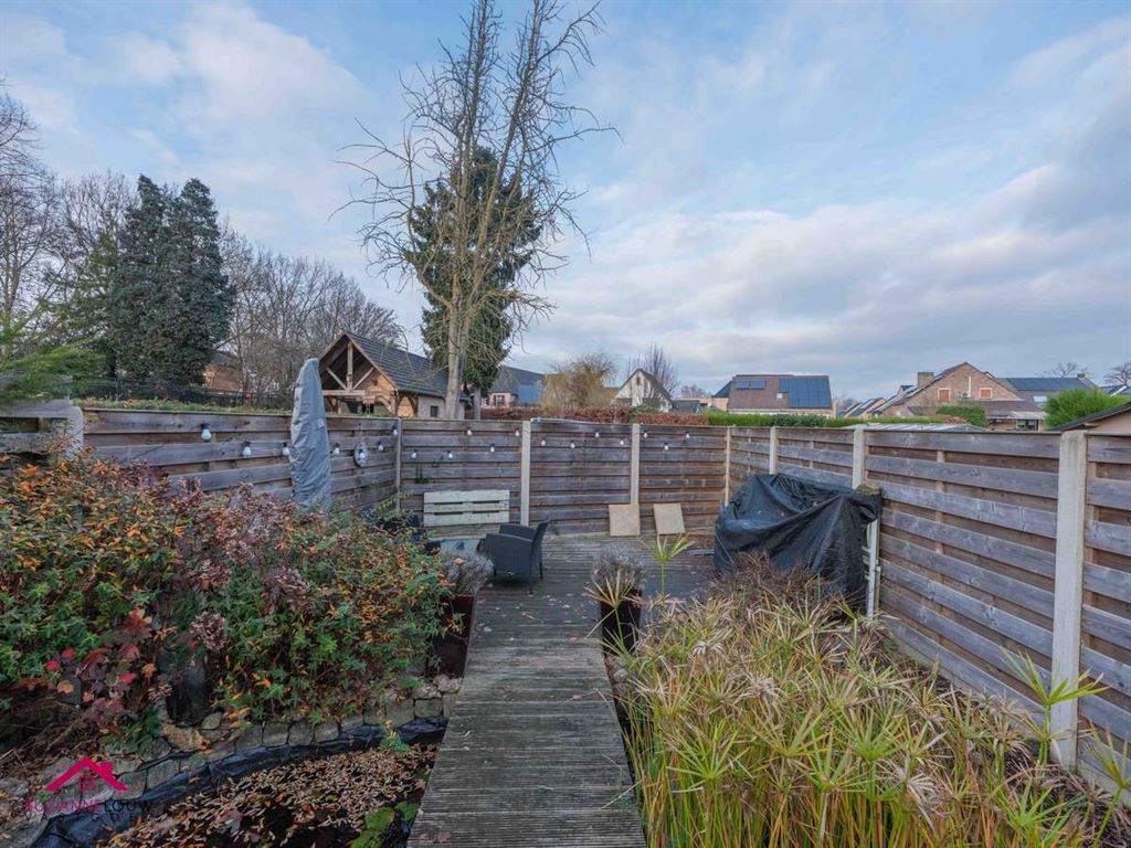 Gezellige en instapklare, half vrijstaande woning met veranda foto 7