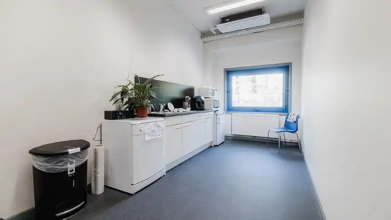 Logistiek magazijn te huur foto 3