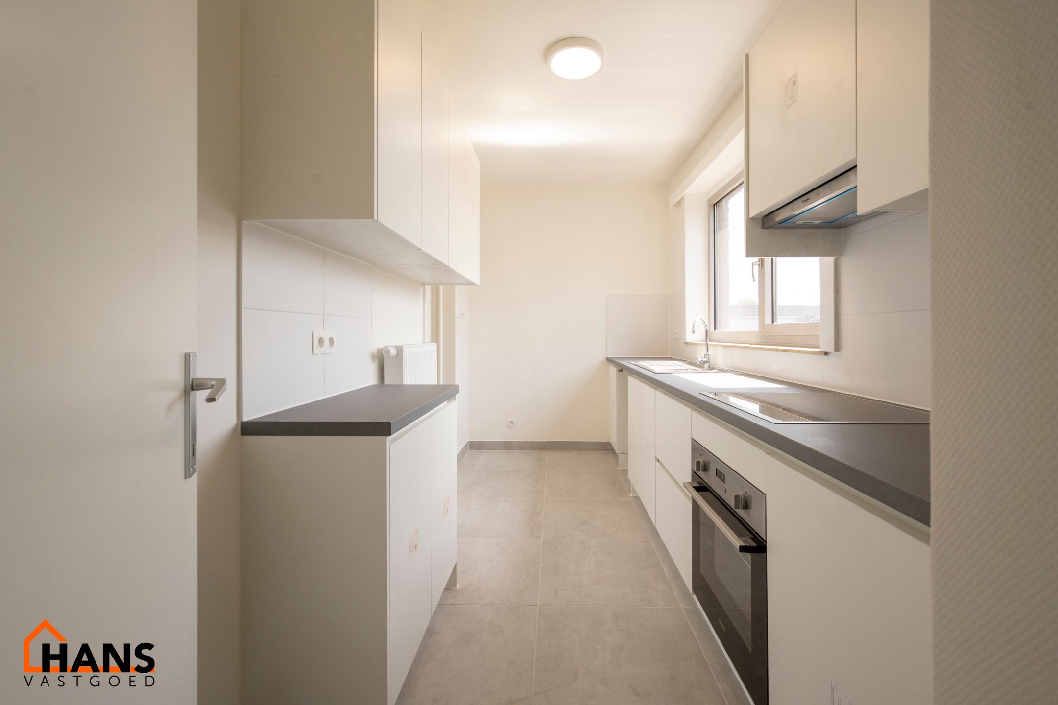 Mooi gerenoveerd appartement met garage foto 7