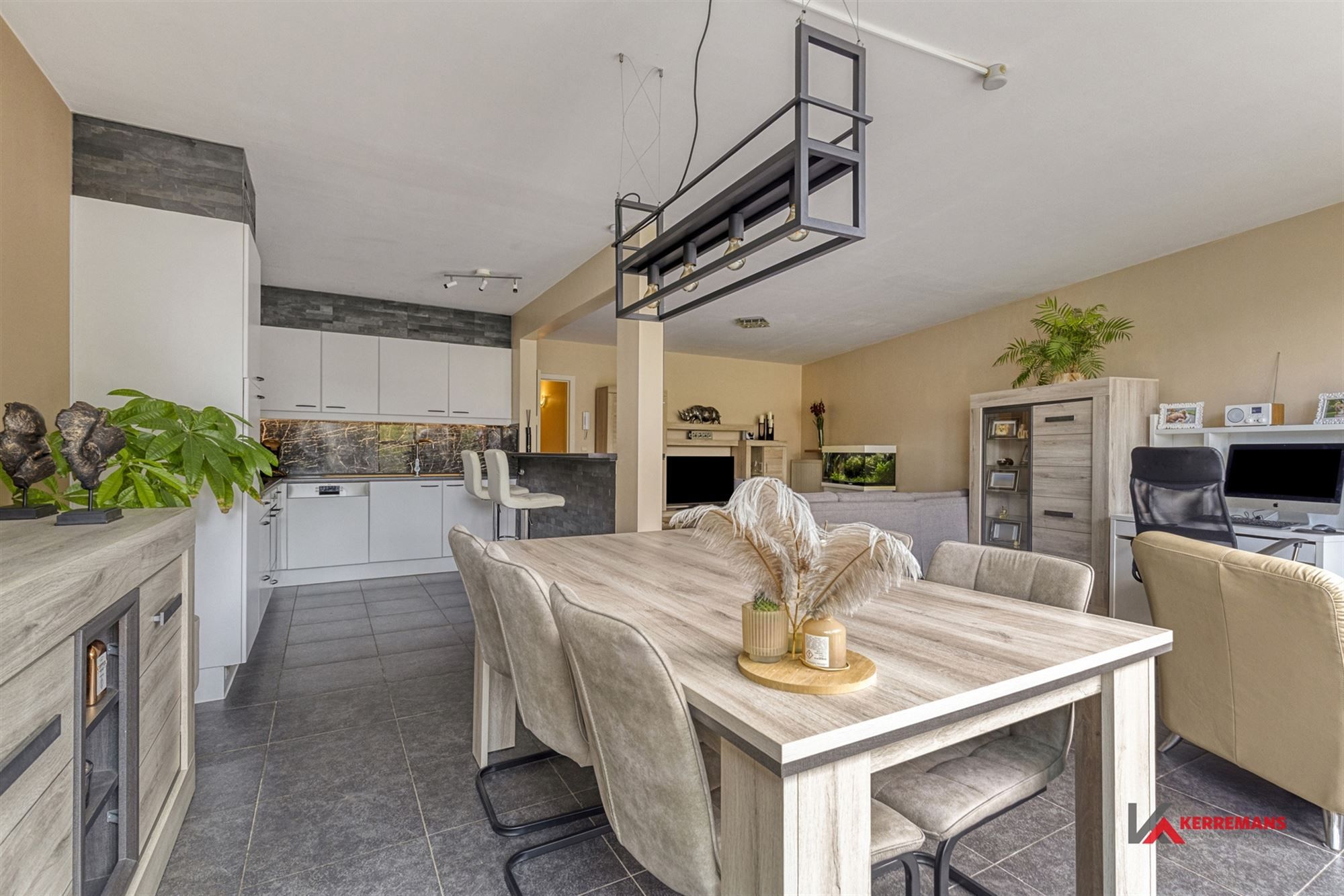 Gelijkvloers appartement met 2 slaapkamers, tuin en garage.  foto 6