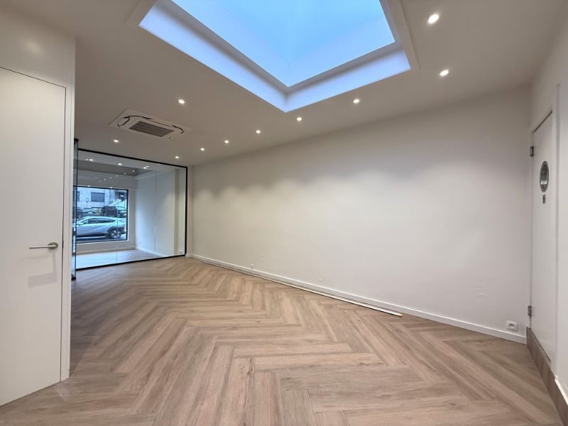 Handelspand of kantoor op toplocatie in de winkelstraat van Temse foto 5