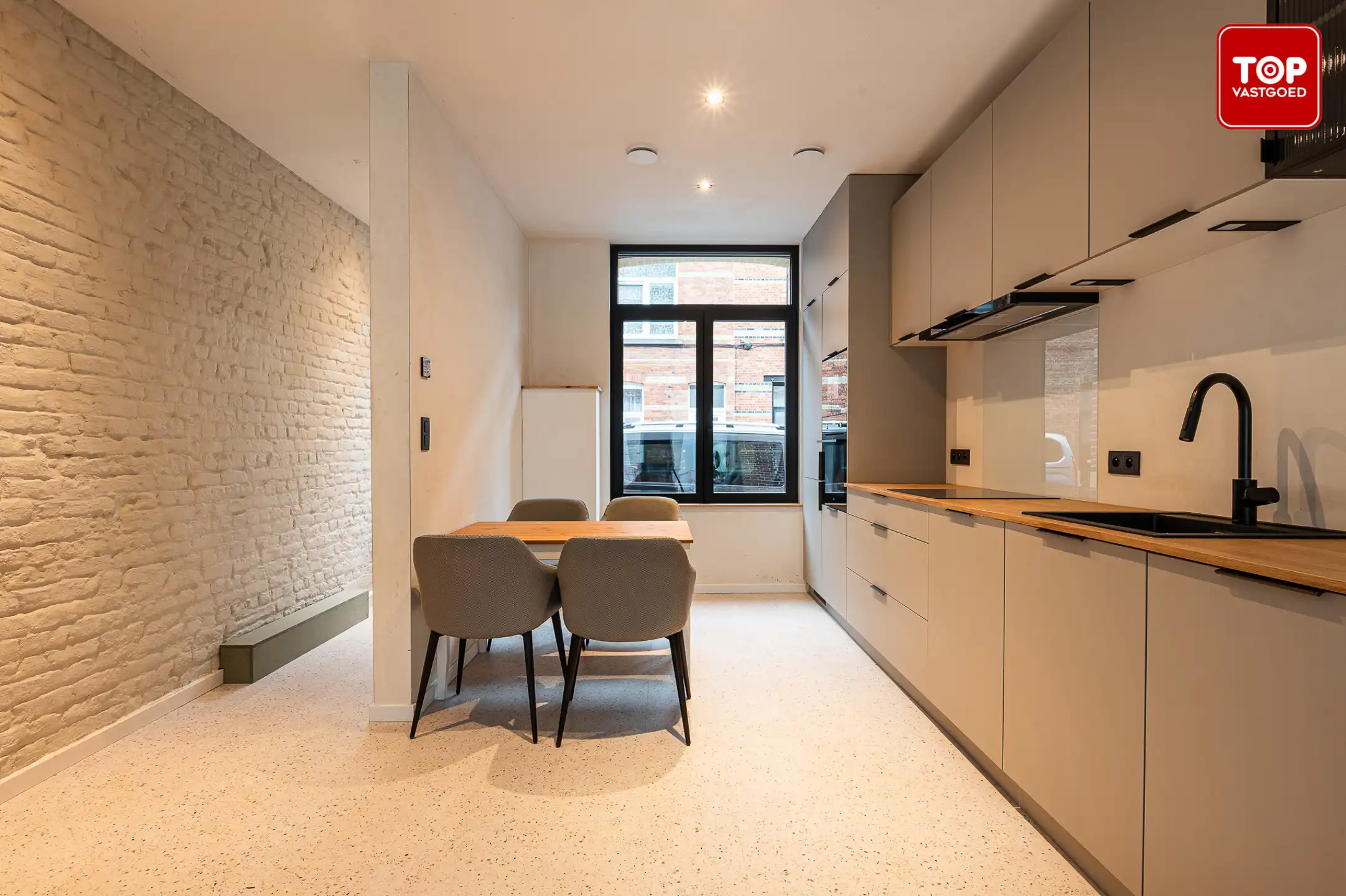 Instapklare, gerenoveerde woning met 3 slaapkamers en terras nabij het centrum van Gent foto 4