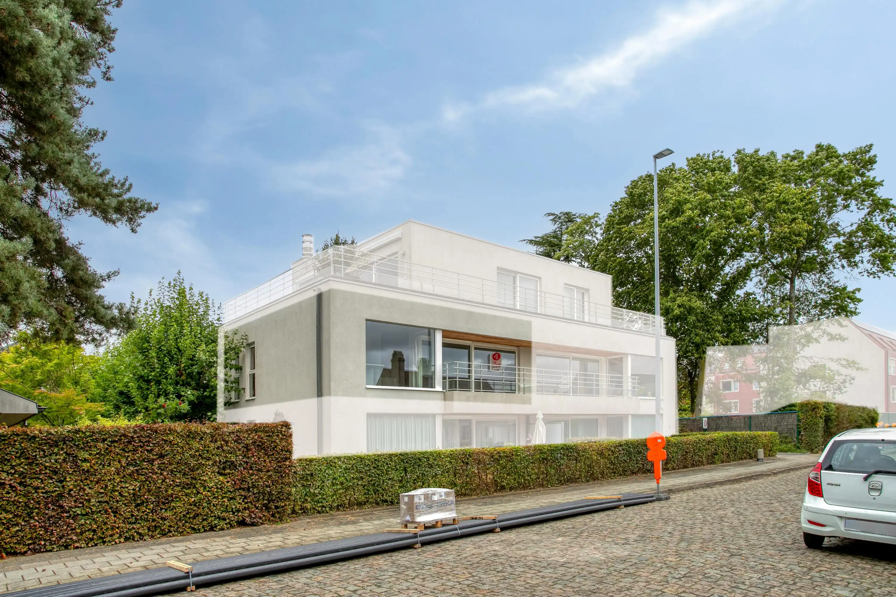 Instapklaar appartement met zonnig terras te koop in Rumbeke foto 2