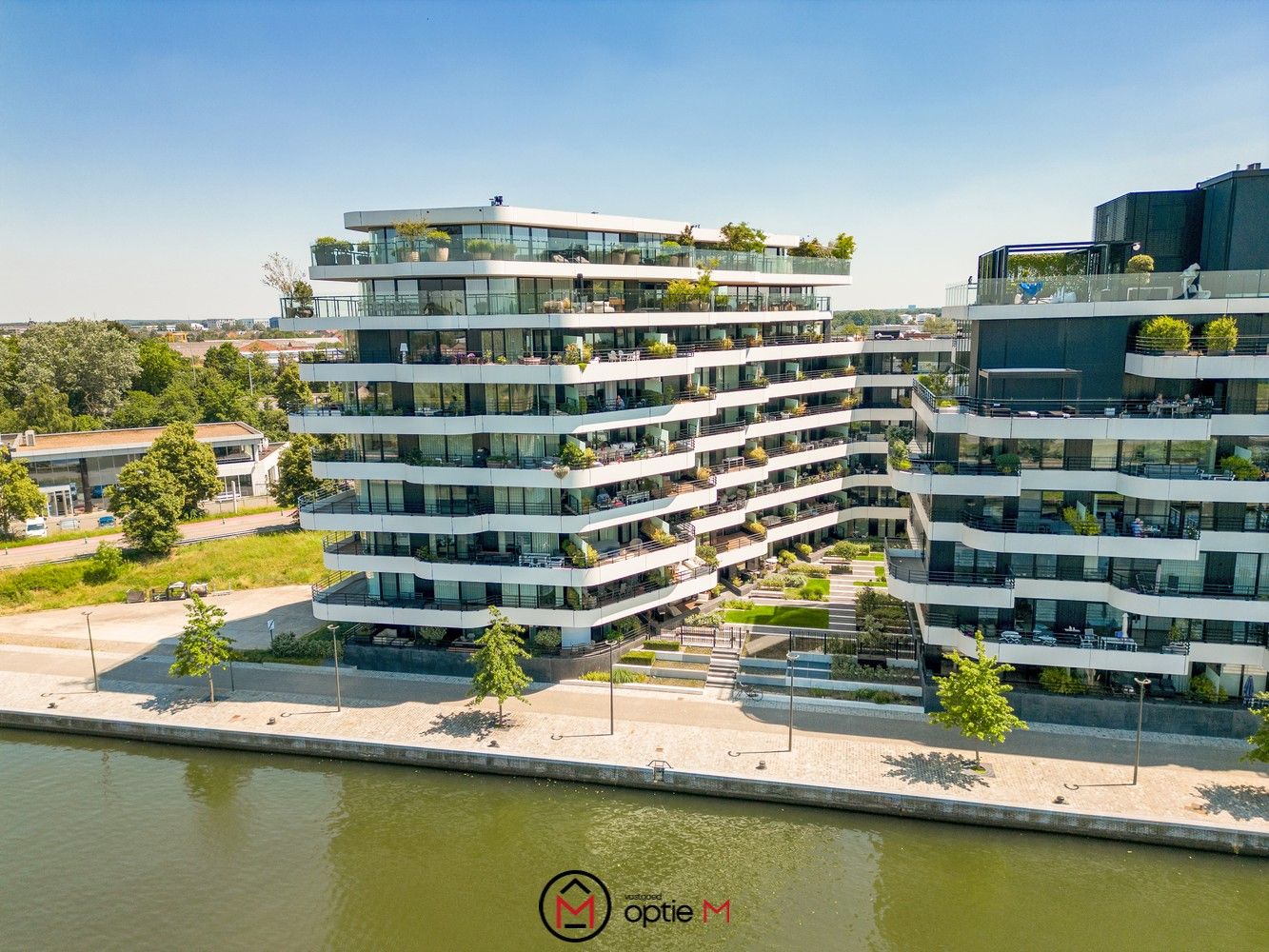 UNIEK RUIM APPARTEMENT 216 M2 MET RONDOM TERRAS VAN 223 M2 foto 18