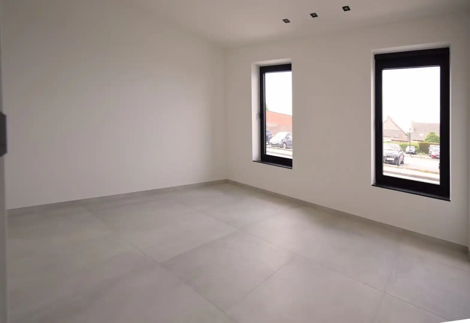 INSTAPKLAAR GELIJKVLOERS APPARTEMENT foto 11