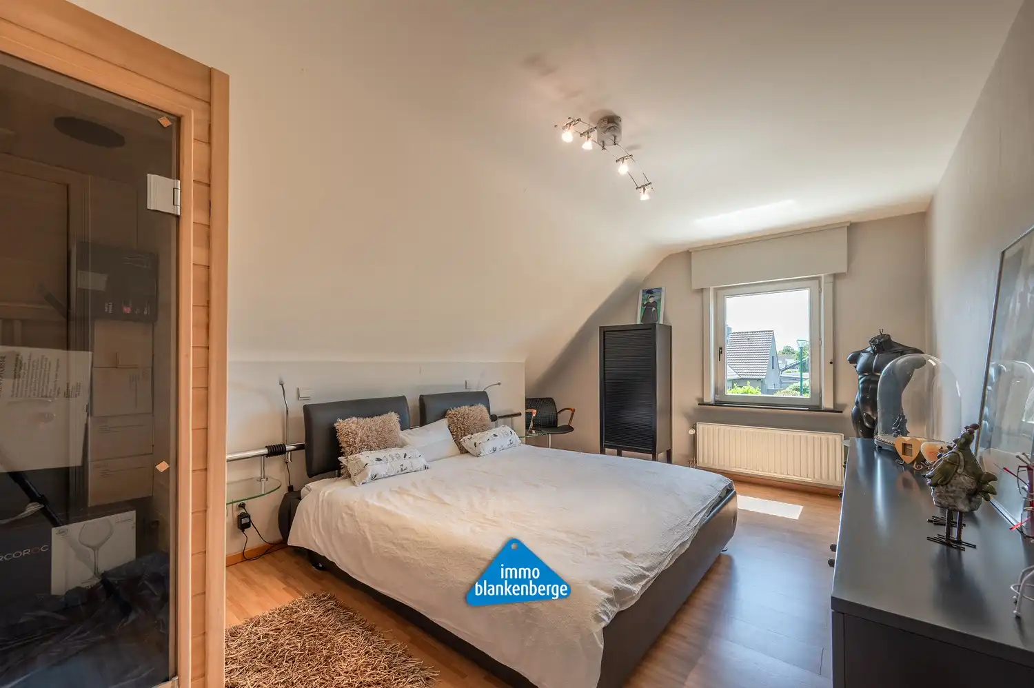 Instapklare Gezinsvilla met Tuin op Rustige en Centrale Ligging foto 24