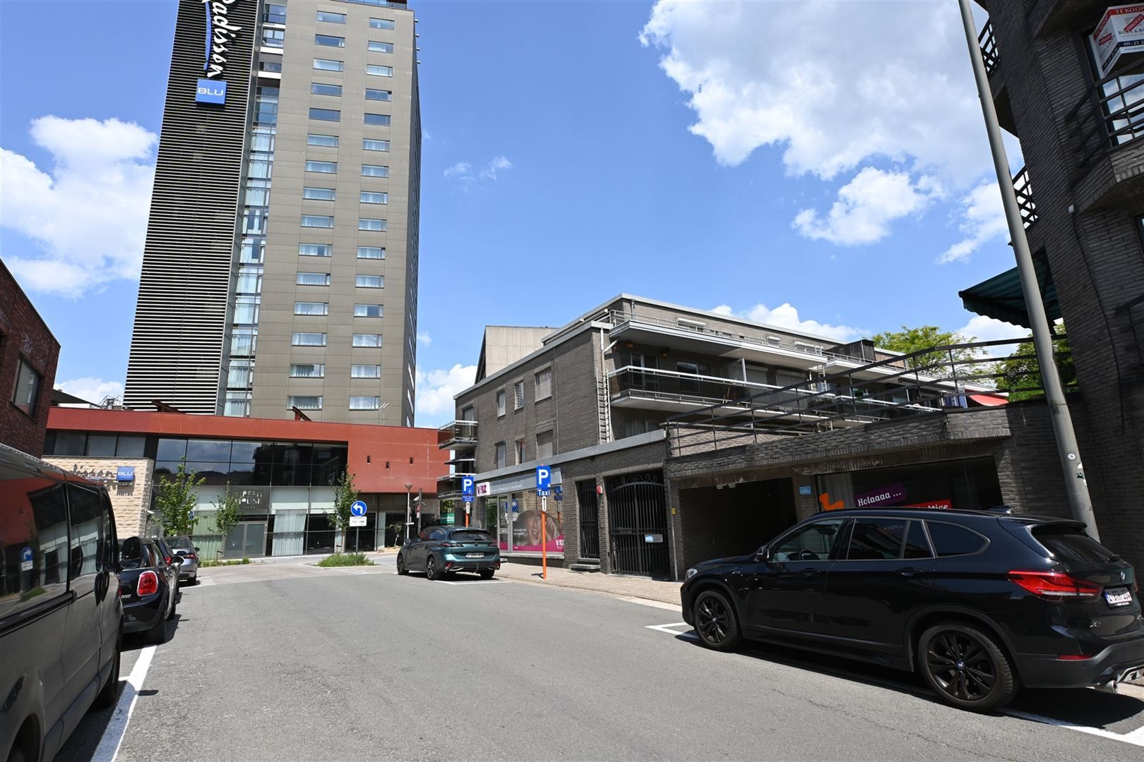 Parking/Garagebox foto {{pictureIndex}}