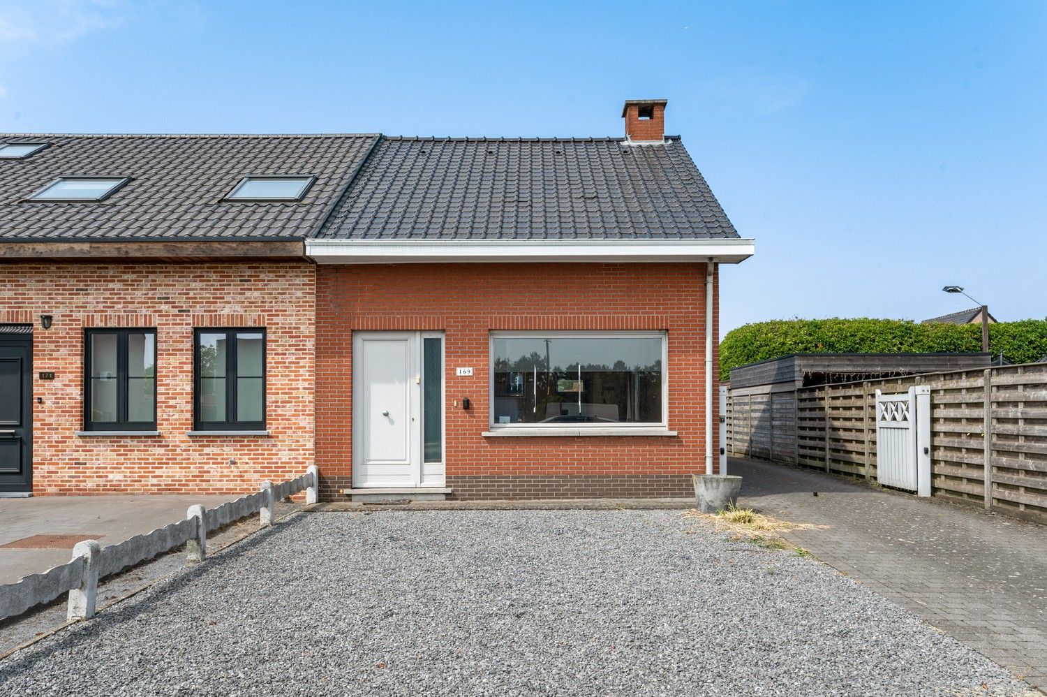 Charmante te renoveren woning met 2 slaapkamers, gezellige tuin en een grote garage in Massenhoven! foto 16