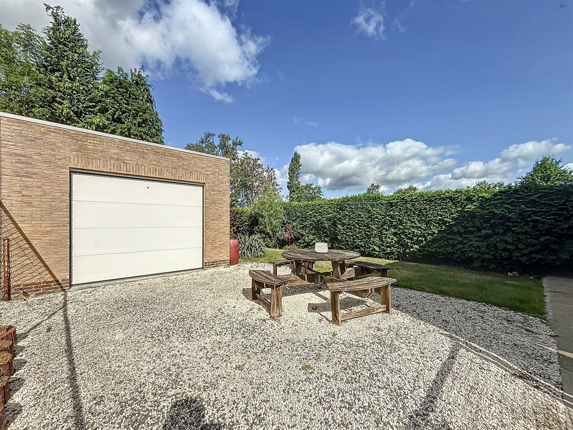 Woning met 3 slk en garage op grond van 704m². foto 20