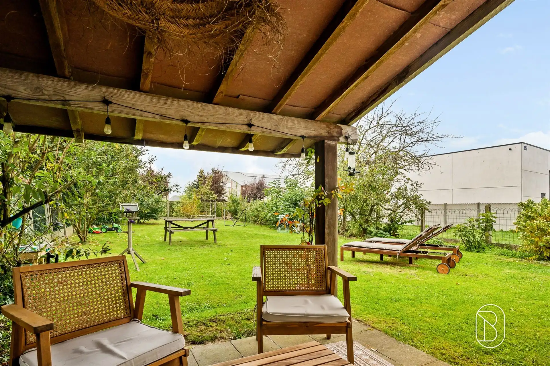 Charmante woning met grote tuin en bijgebouw foto 17