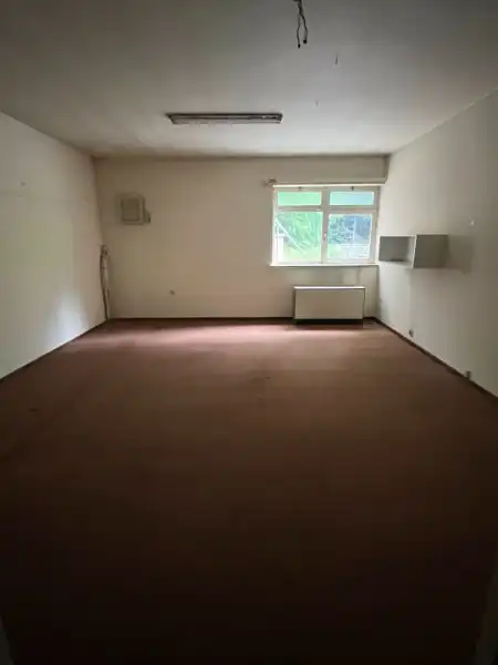 Commercieel pand van 180m² gelegen in het centrum van Genk, tegenover Shopping1. foto 19