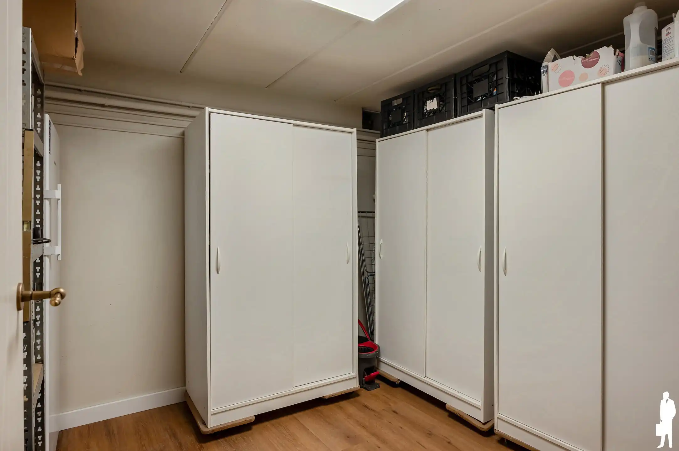 Charmante woning met volledige onderkeldering en achterliggend bos van ca. 31.493 m² foto 31