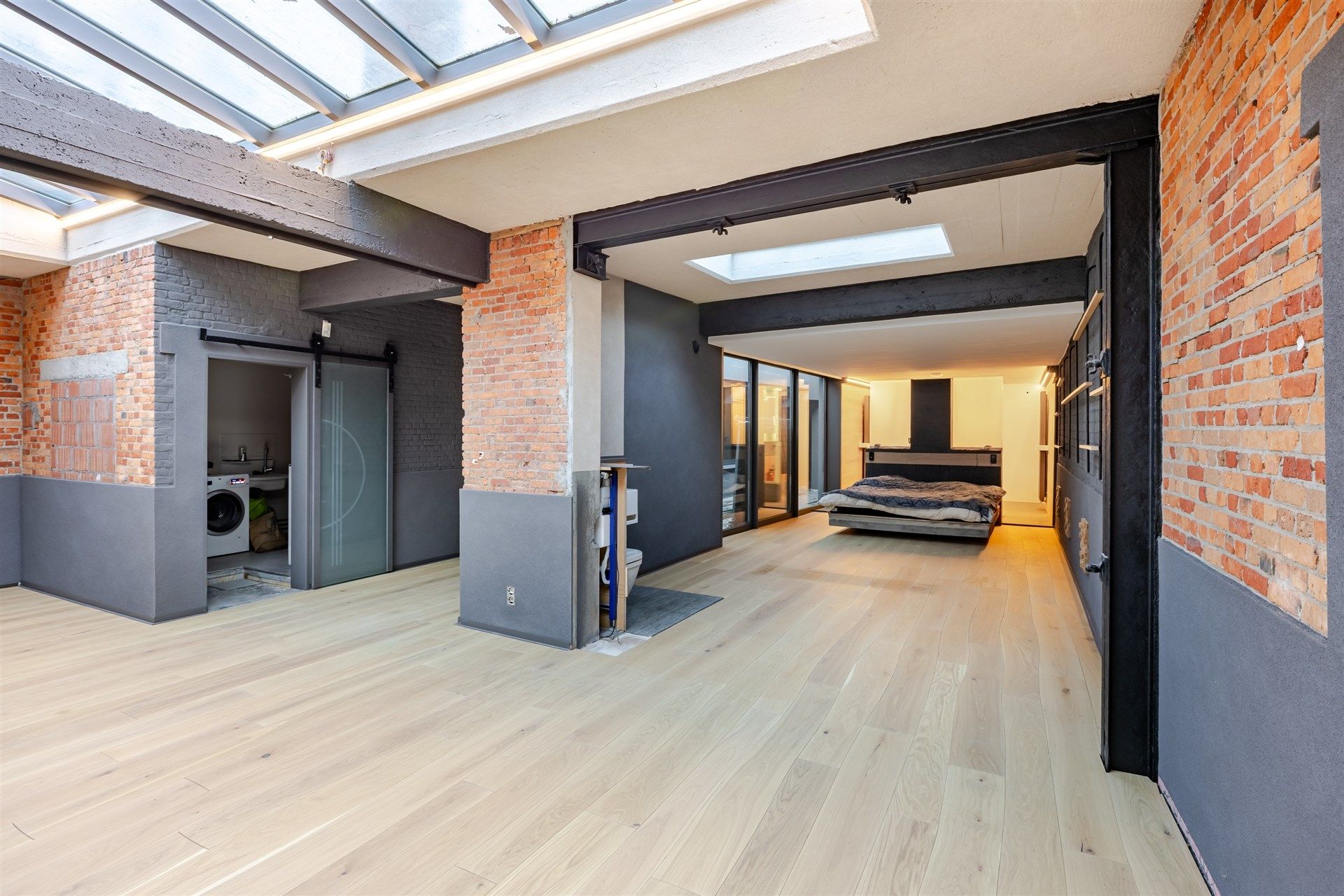 Unieke loft (290m²) met atelier, studio, tuin én magazijn (200m²) foto 6