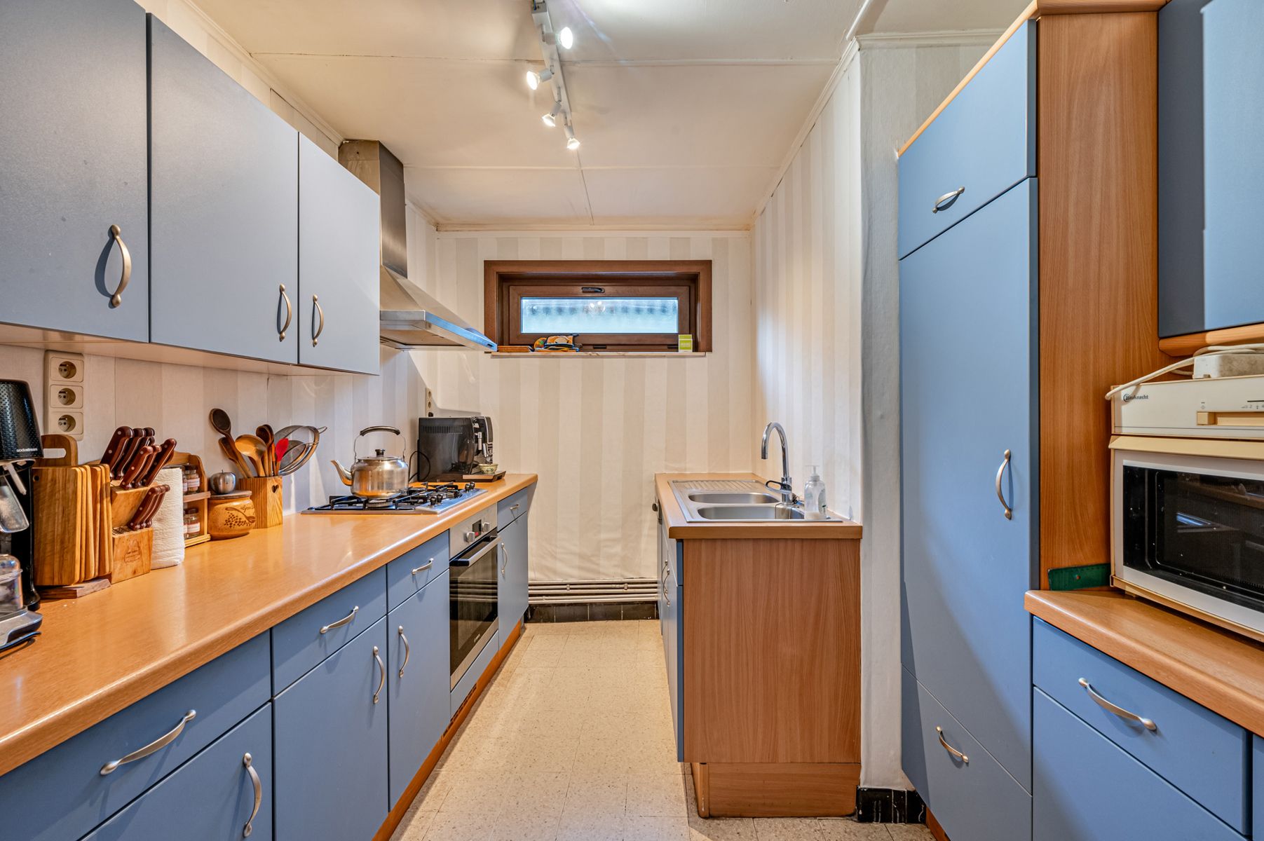 Ruime woning met bijgebouwen voor zelfstandige activiteit foto 15