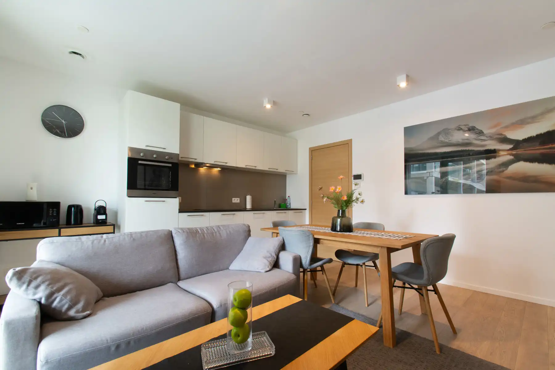 Gezellig 1-slaapkamer appartement met groot terras foto 2