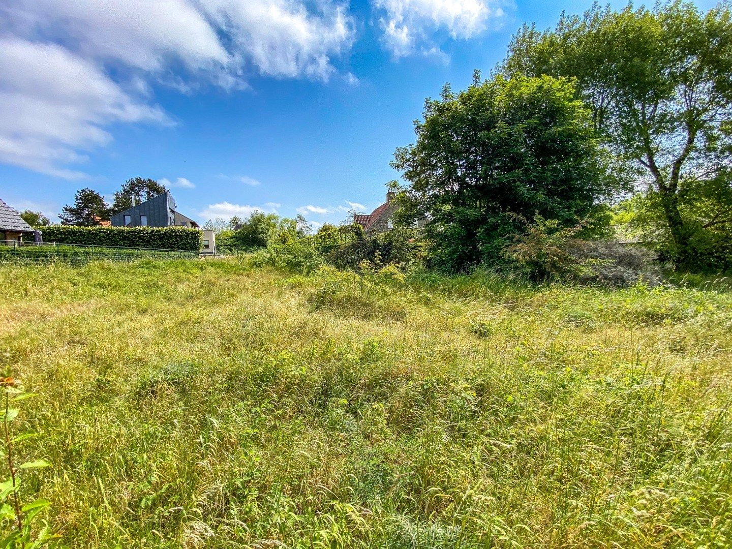 Bouwgrond voor open bebouwing op 744 m² gelegen in rustige villawijk te Oostduinkerke.  foto 2