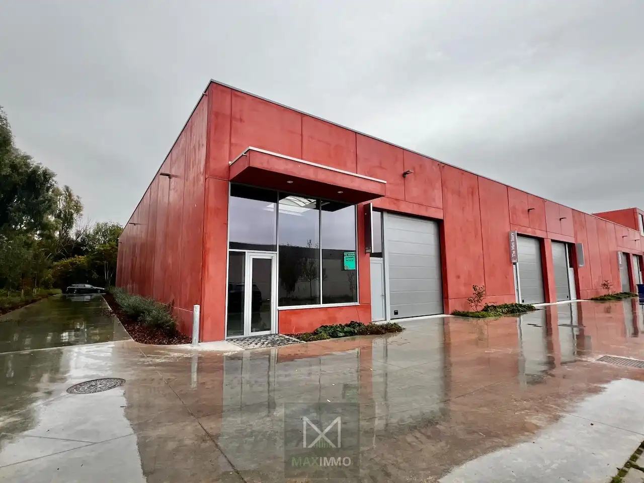 Nieuwbouw KMO-unit van&nbsp;205 m² te huur in Kortrijk foto {{pictureIndex}}