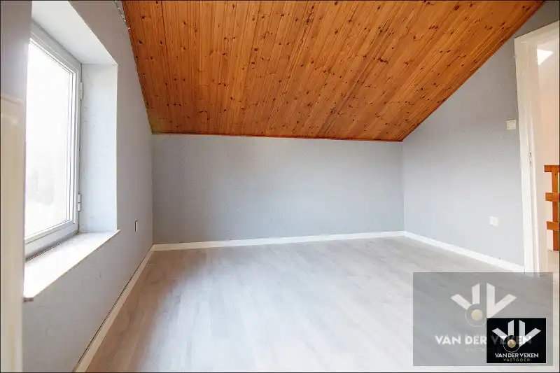 Te renoveren (uitbreidbare) woning (6% btw) met garage op een rustig gelegen perceel van +- 11are op wandelafstand van het centrum van Diepenbeek! foto 13