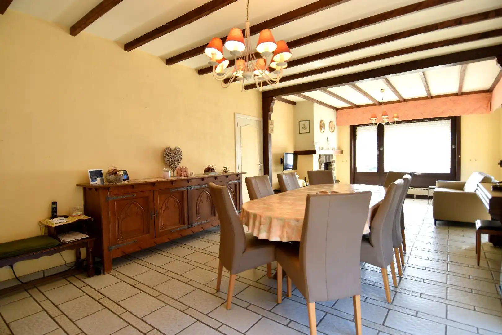 Alleensteenstaande woning met 4 slaapkamers en dubbele garage te koop op een rustige ligging te Bissegem foto 4