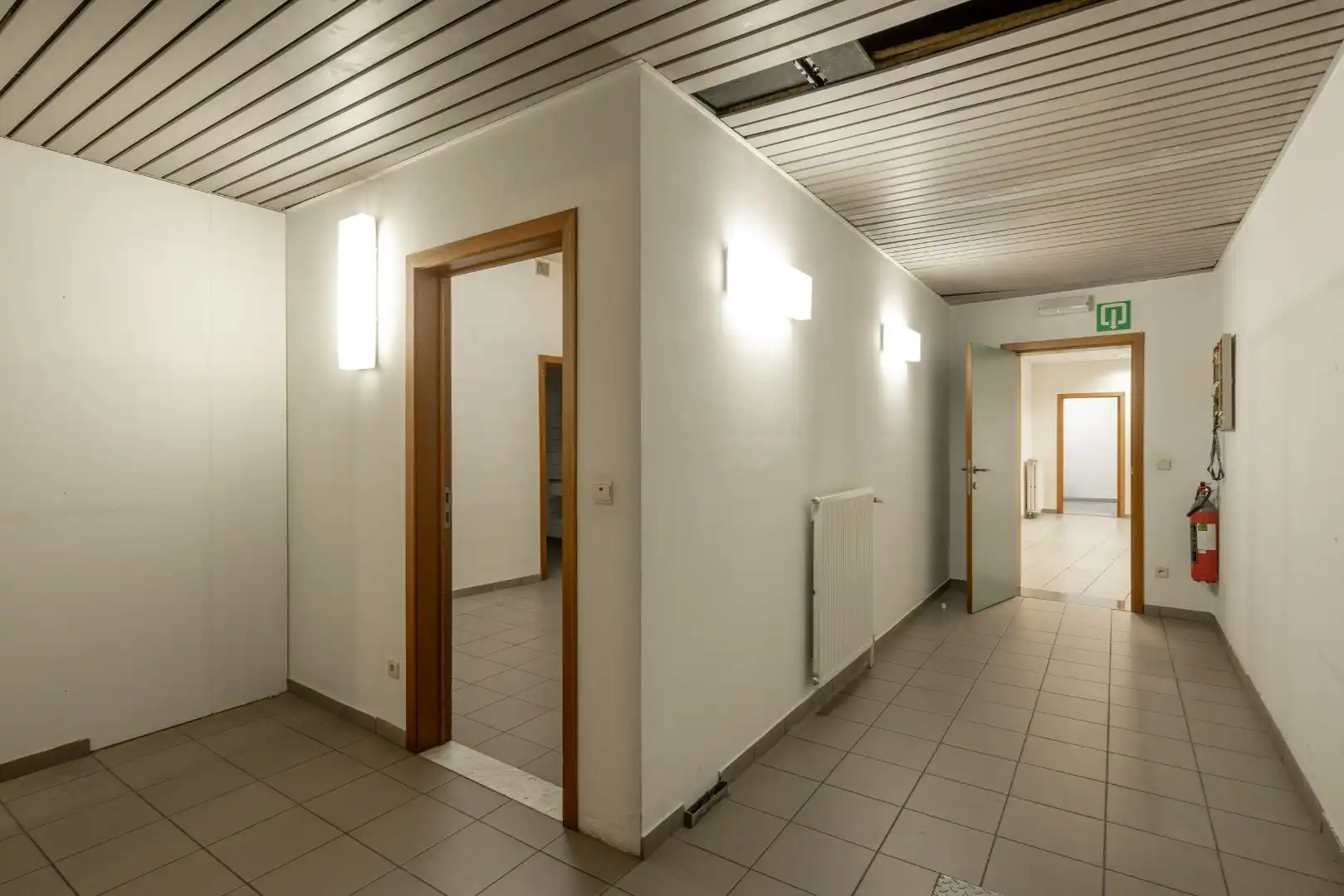 Handelspand in de gekende Kerkstraat in Neerpelt-Centrum te koop! foto 13