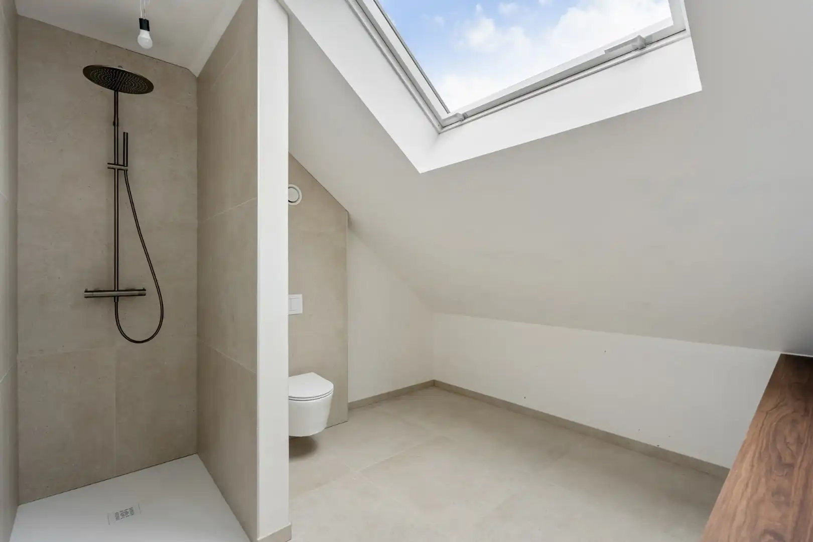 Exclusieve woning in volledig heropgebouwde hoeve op een perceel van 4a60ca!  foto 28