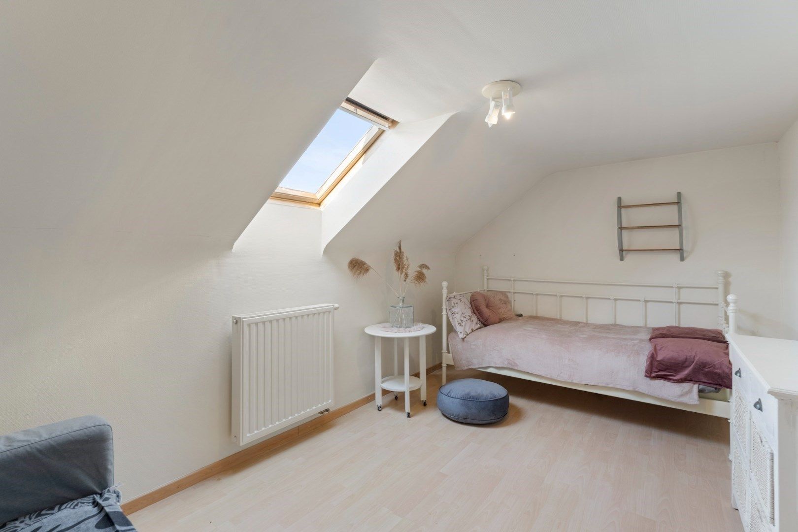 Prachtig gerenoveerde vrijstaande woning met heerlijke tuin met zwembad op 16a16ca foto 23