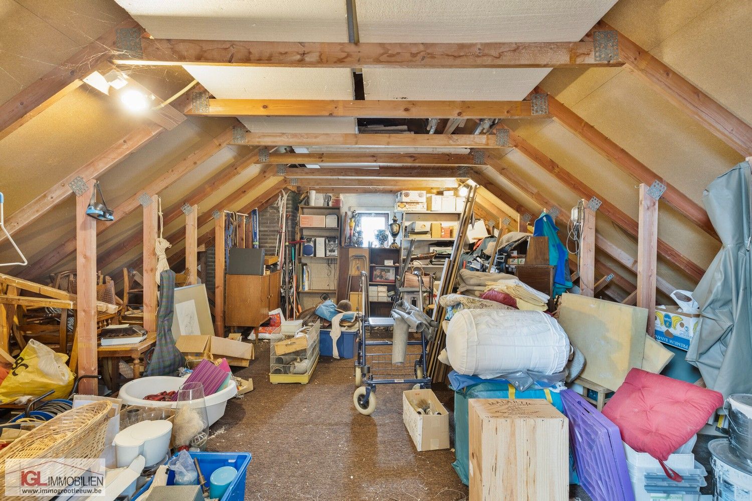 Charmante en perfect onderhouden bungalow met prachtige tuin foto 17