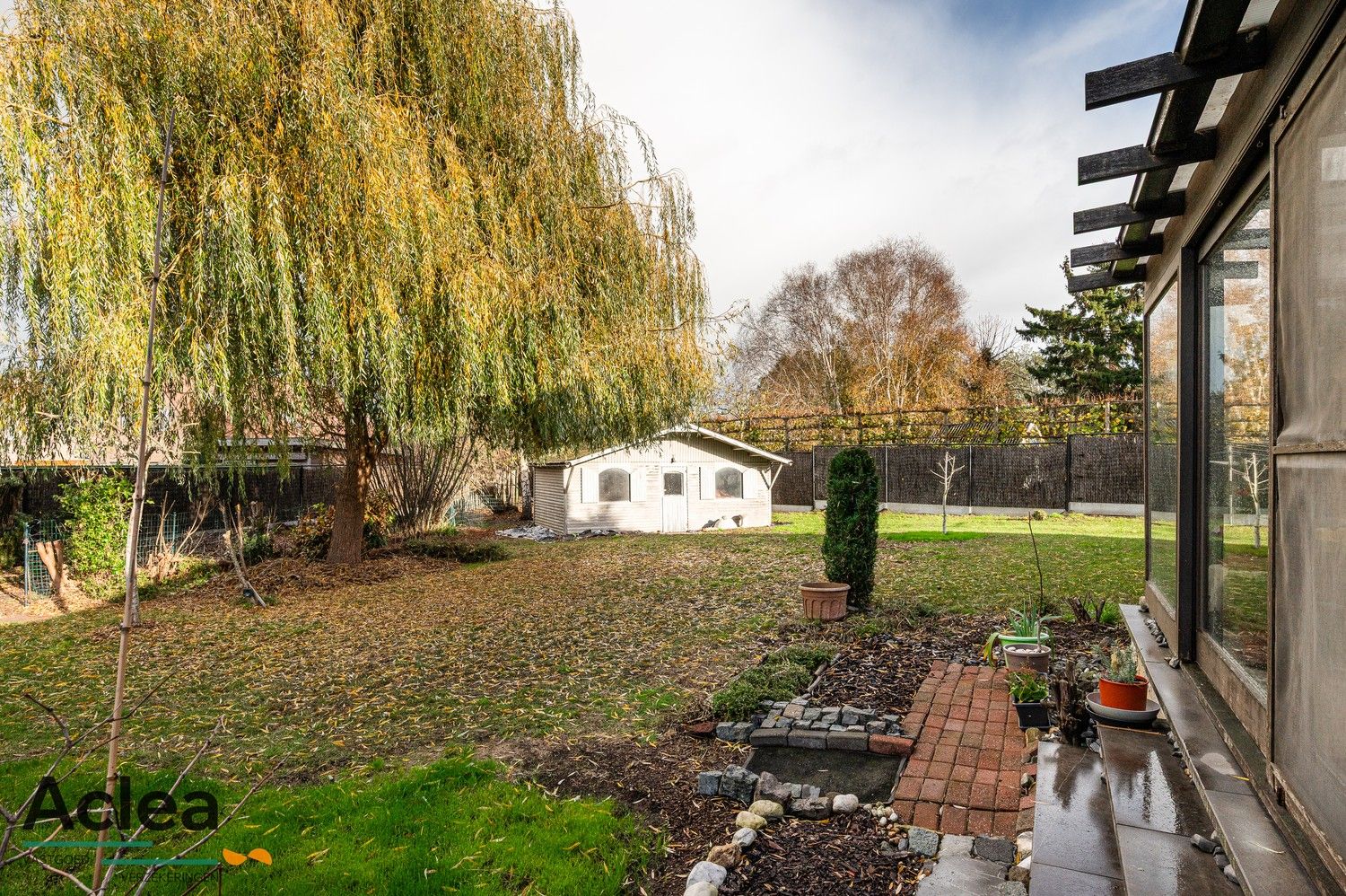 Vrijstaande woning op ruim perceel foto 35