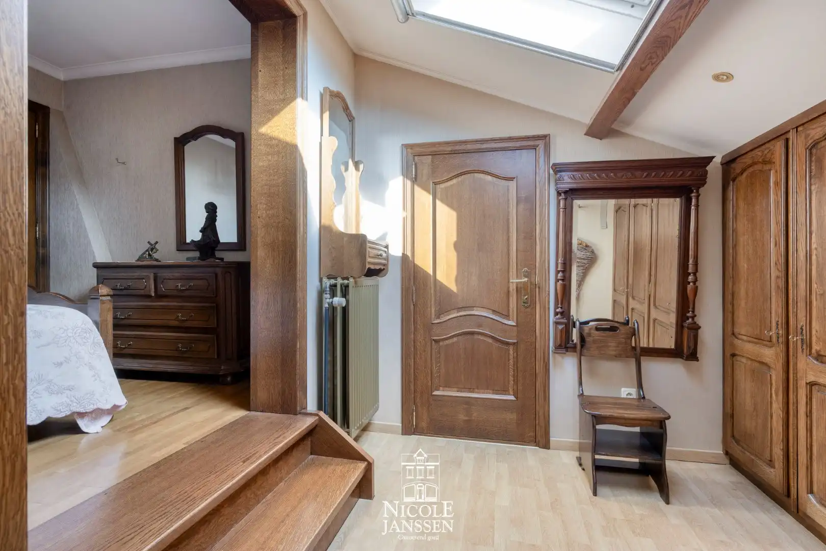 Ruime woning in landelijke omgeving foto 21