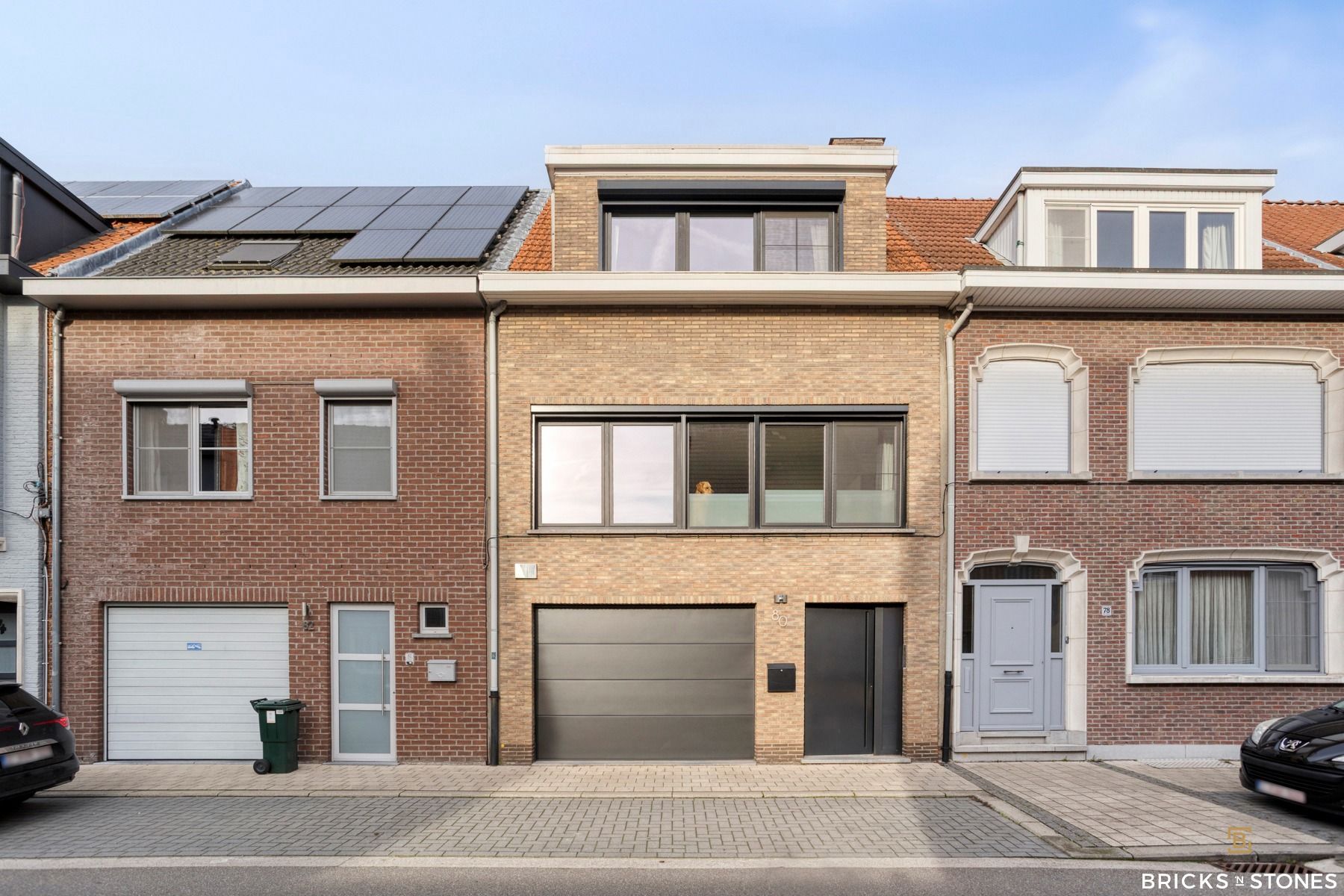 Knappe bel-etage woning met tuin foto {{pictureIndex}}