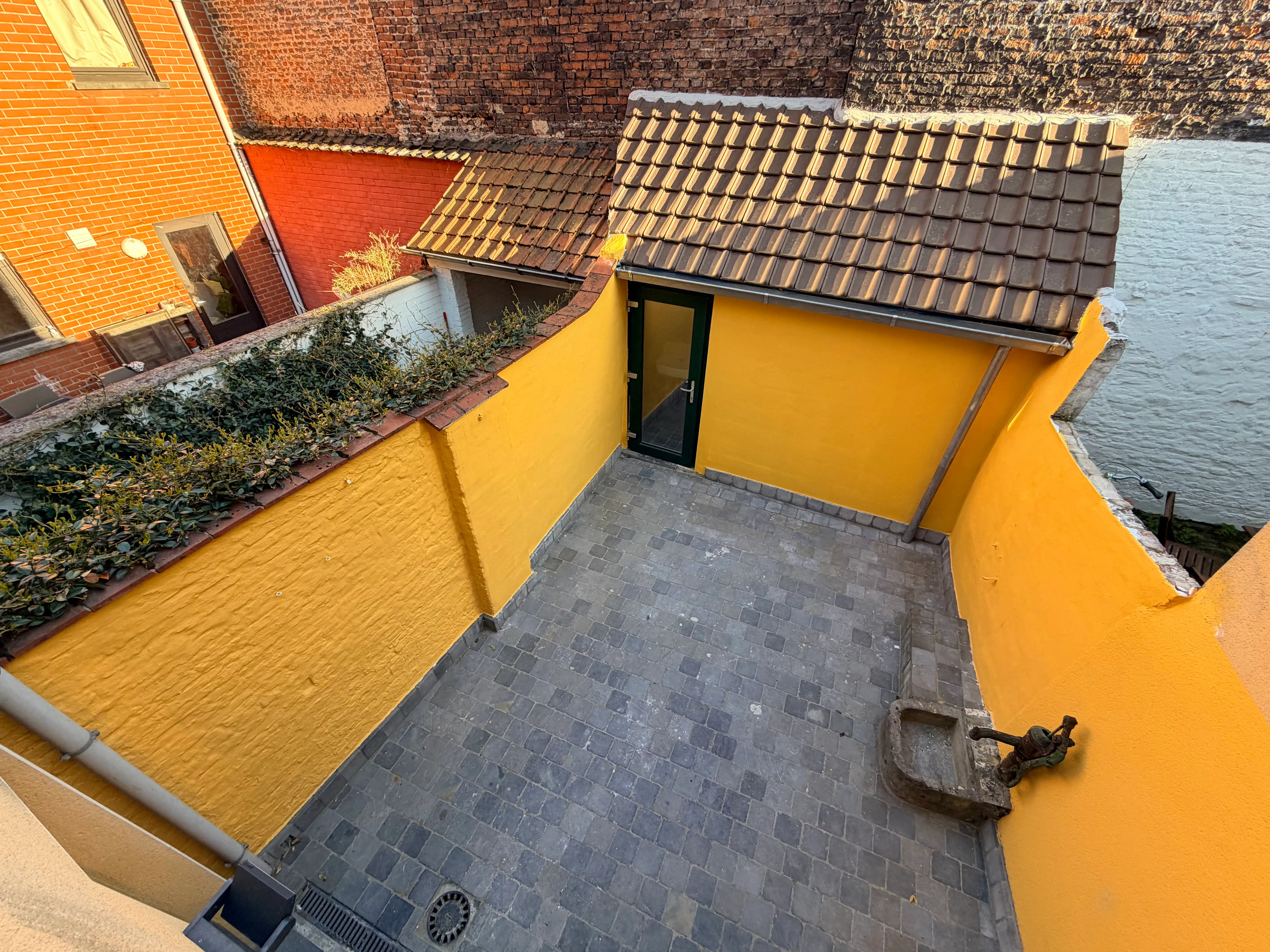 --- NIEUW --- Ideale cohousing woning: volledig gerenoveerde 2-slaapkamerwoning met elk een eigen douche in centrum Gent! foto 13