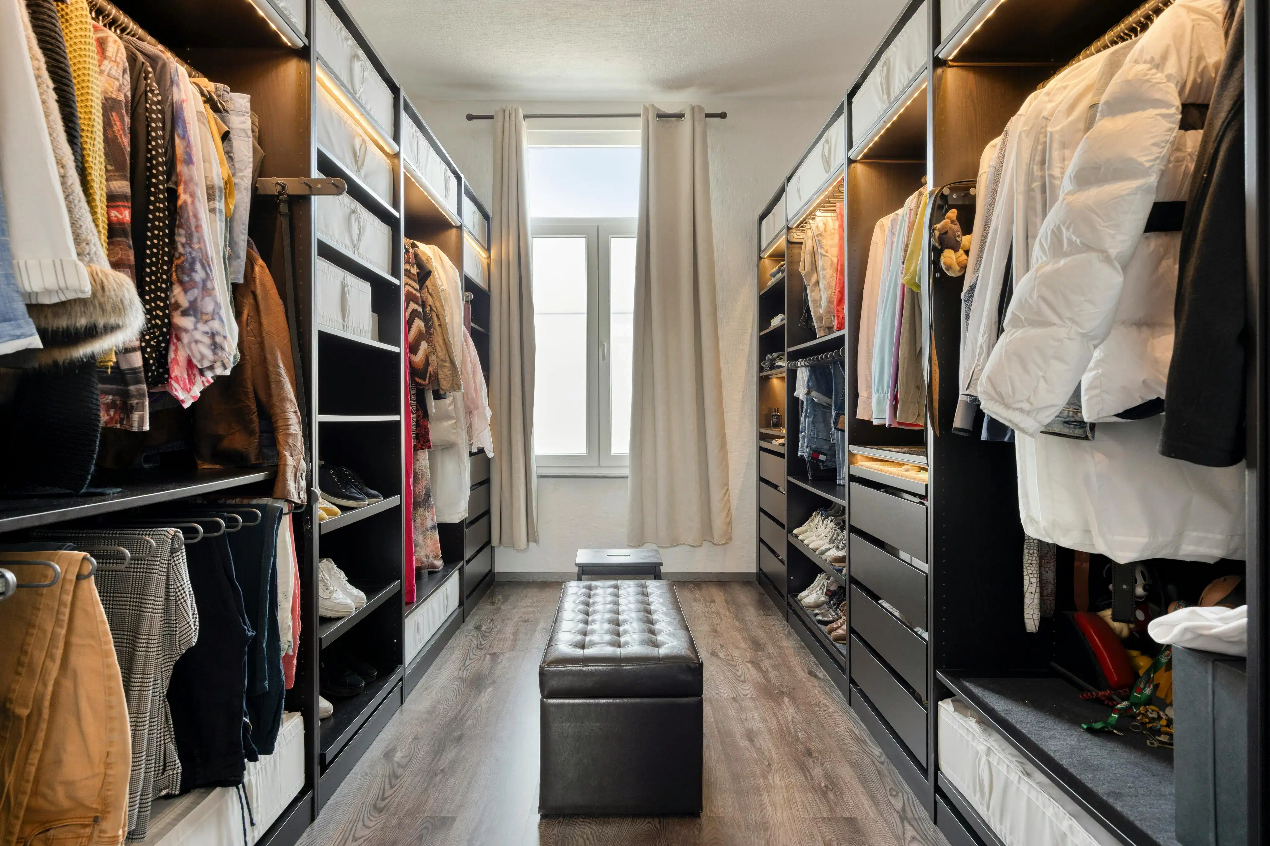 Herenhuis met handelszaak te koop in Kaprijke foto 12