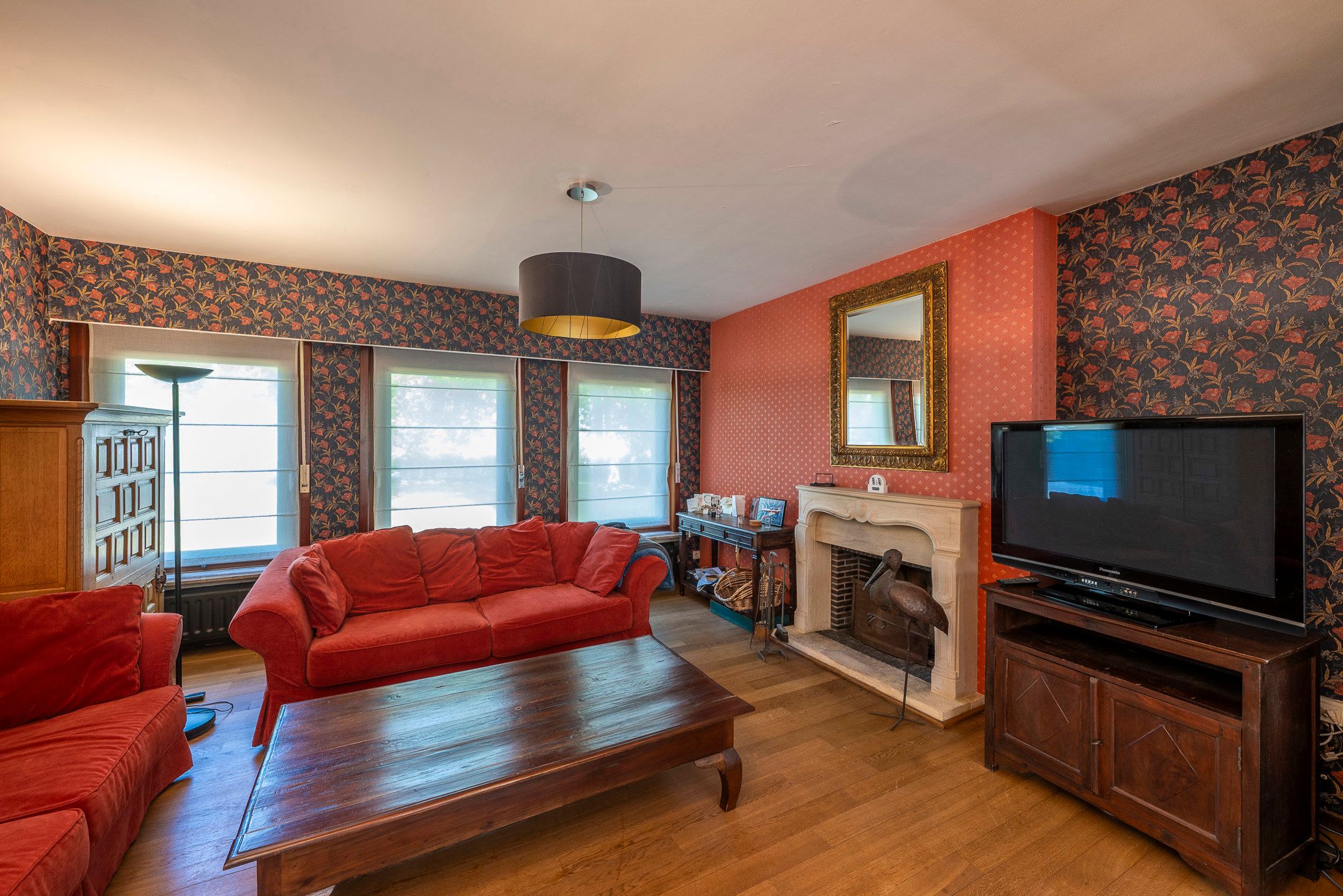 Unieke te renoveren villa op riant perceel foto 2