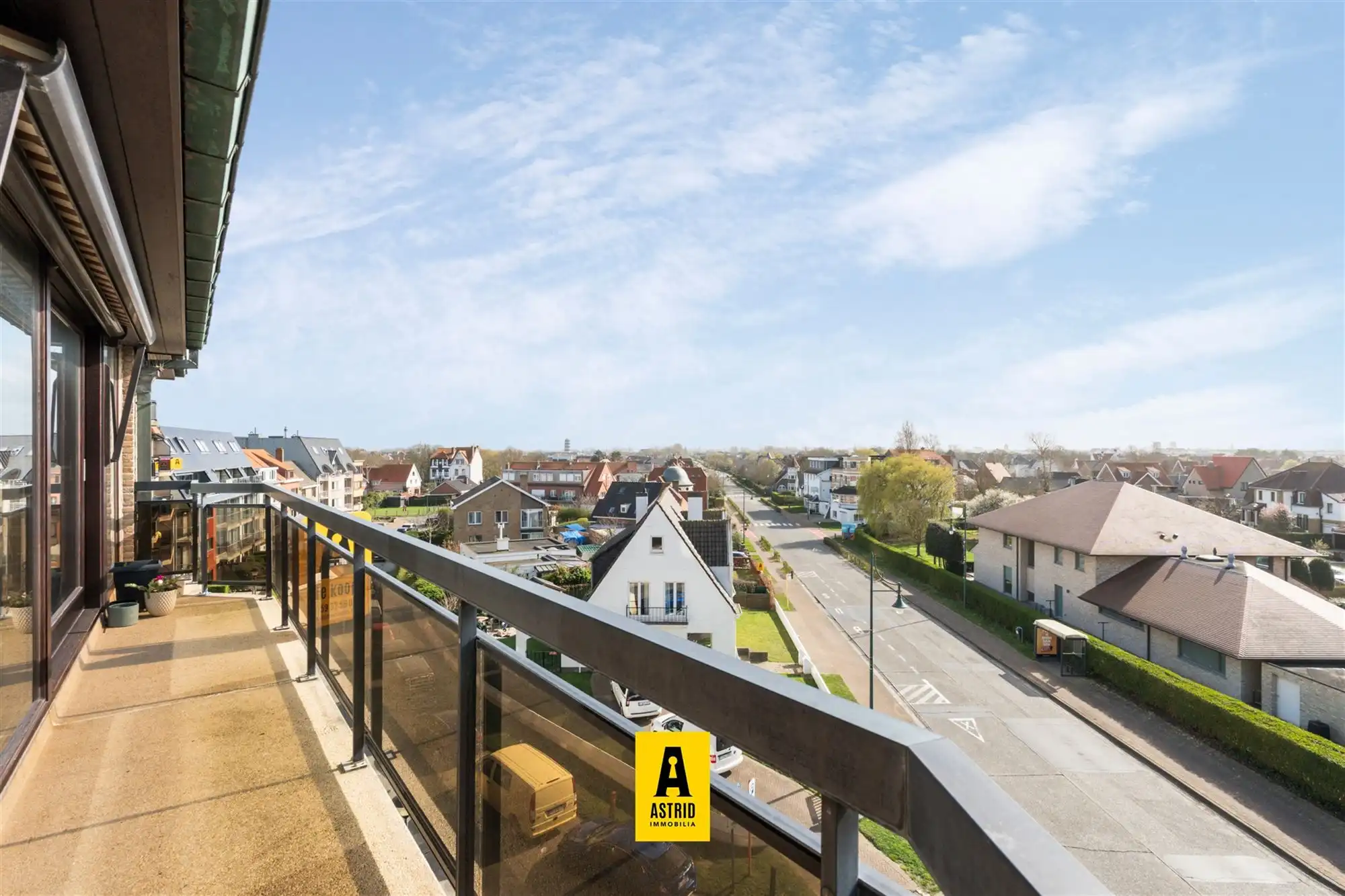 Groot zonnig appartement met vrij zicht vlakbij zee! foto 5