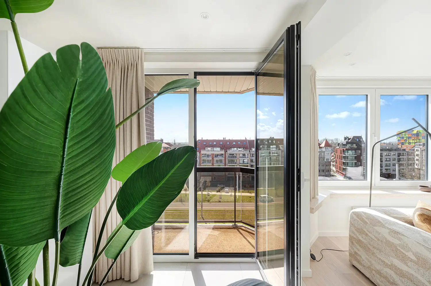 Prachtig vernieuwd appartement met open zichten en terrassen foto 11