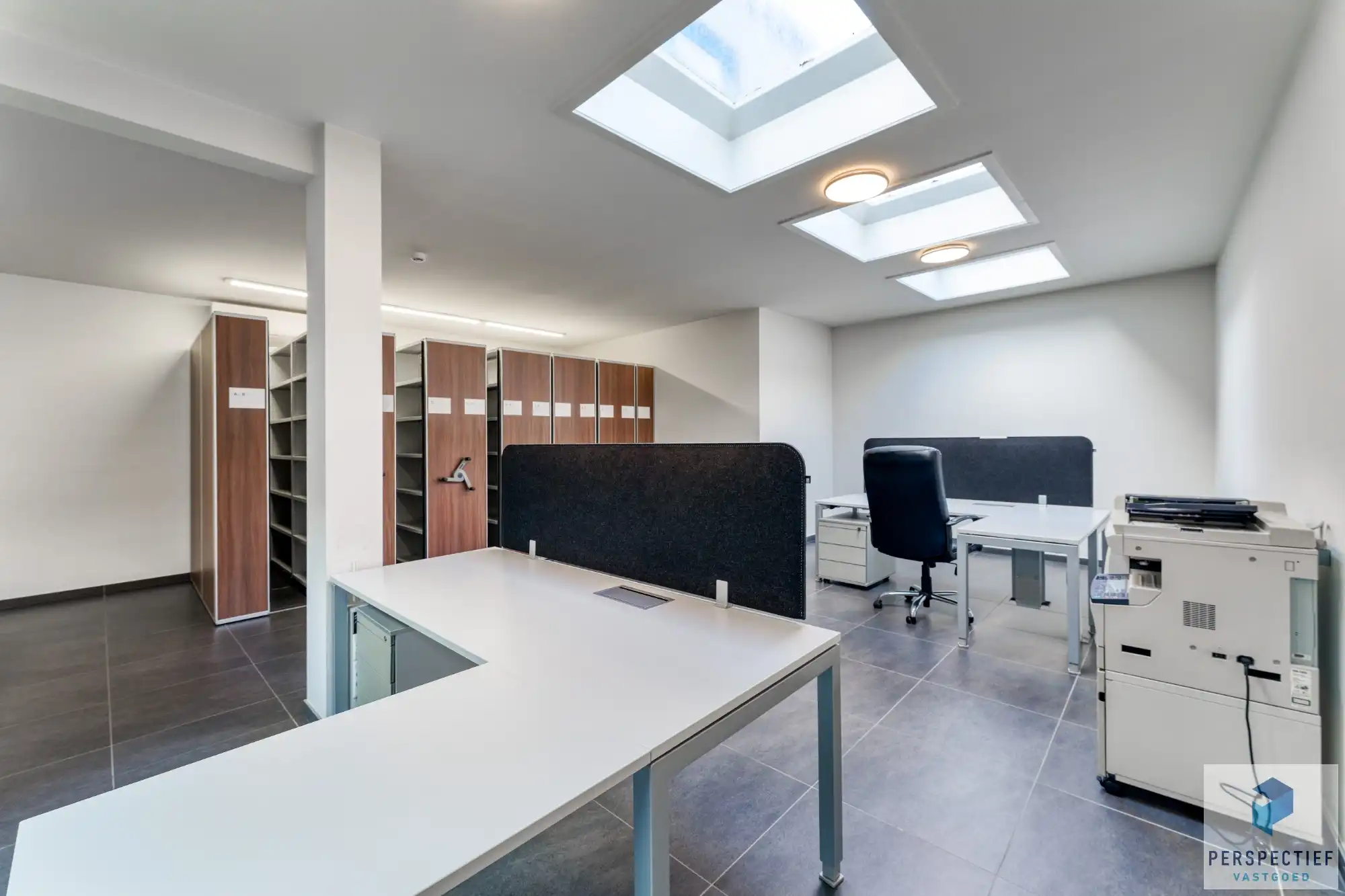 Veelzijdig handelshuis/kantoorgebouw foto 17
